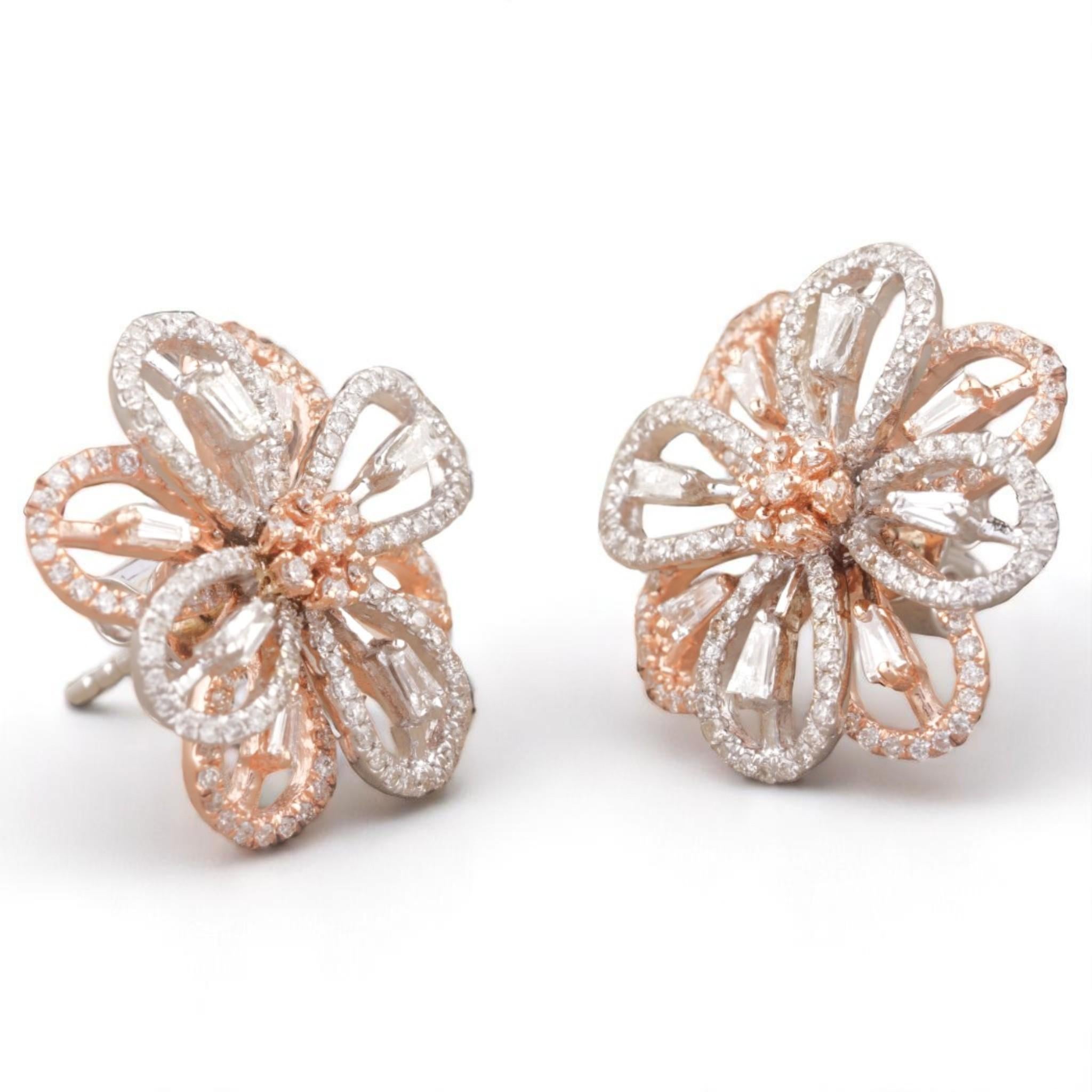 Boucles d'oreilles fleurs en or massif 14k (certifié) Neuf - En vente à New Delhi, DL