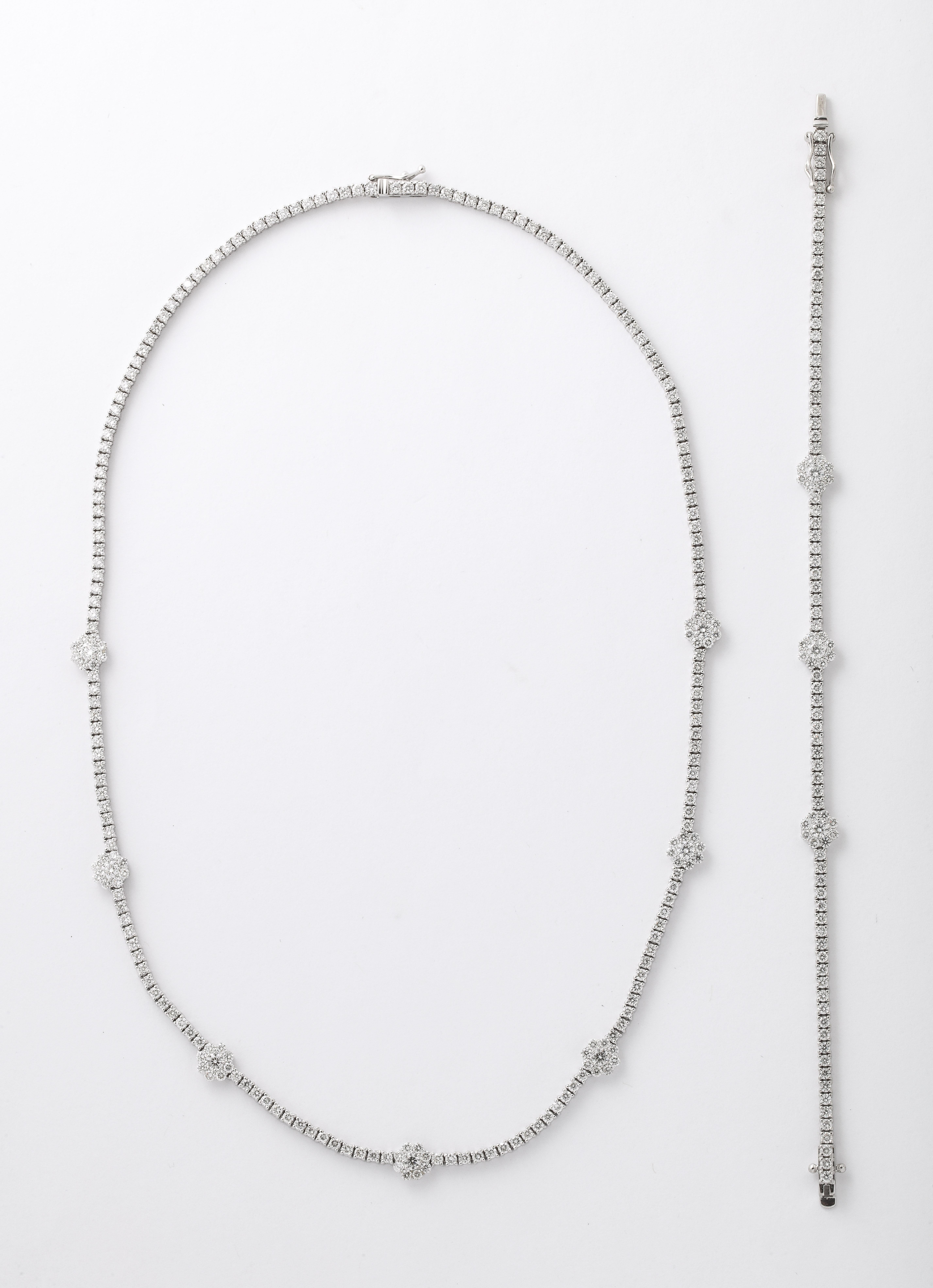 Bracelet tennis fleur en diamants en vente 6