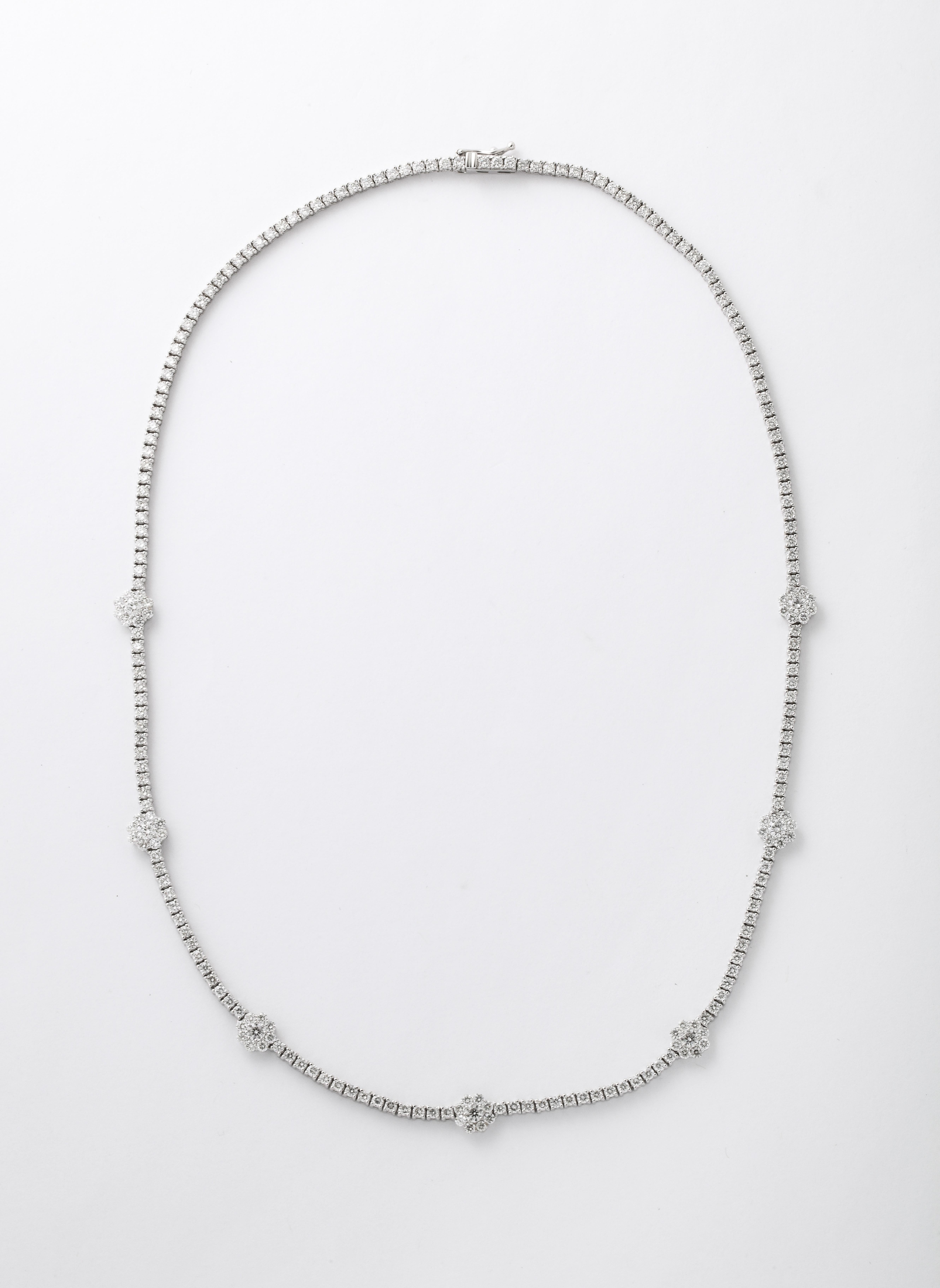 Flower Diamond Tennis Necklace  In New Condition For Sale In New York, NY