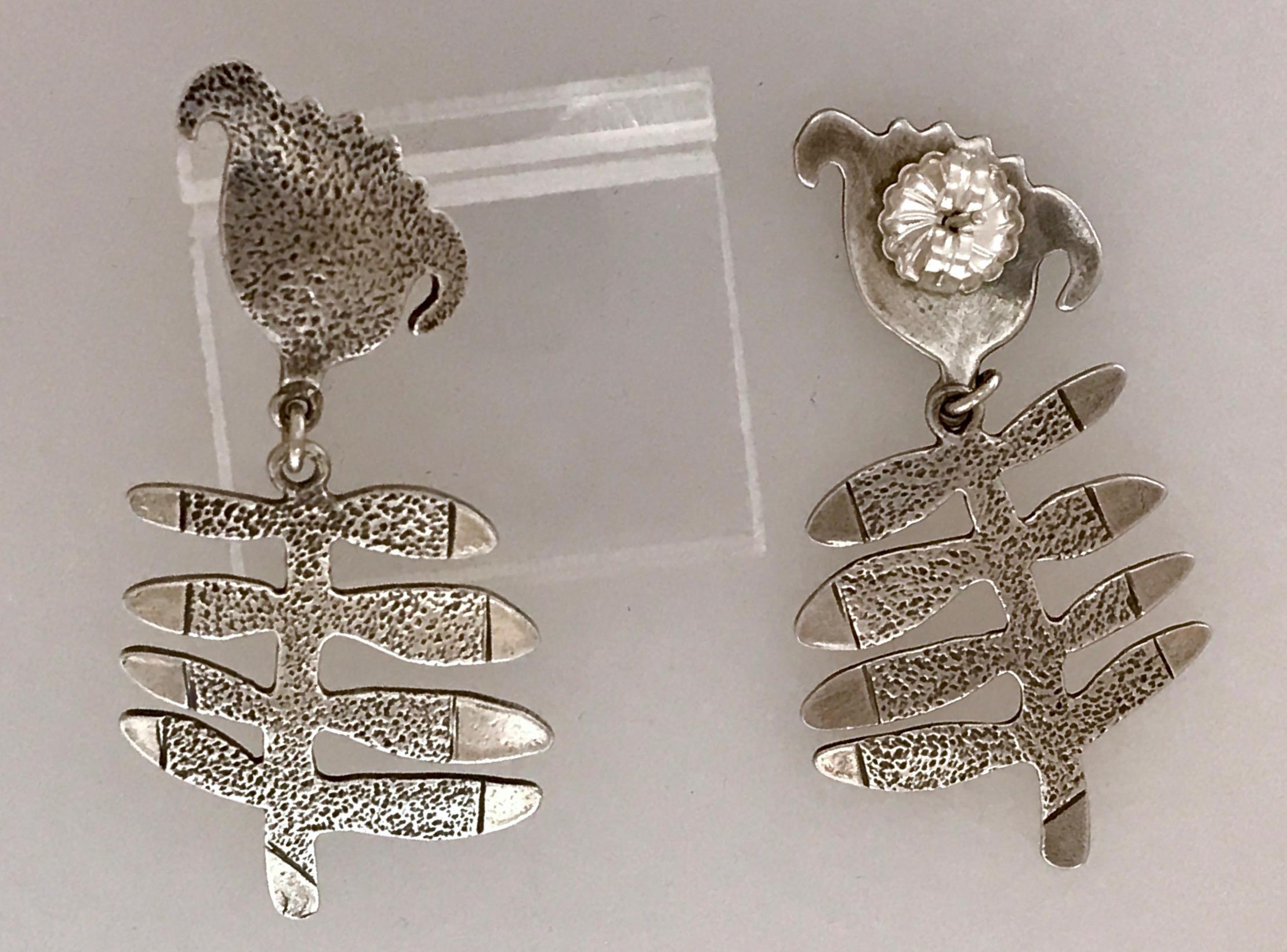 Contemporary Flower earrings, cast sterling silver dangle earrings Melanie Yazzie flowers For Sale