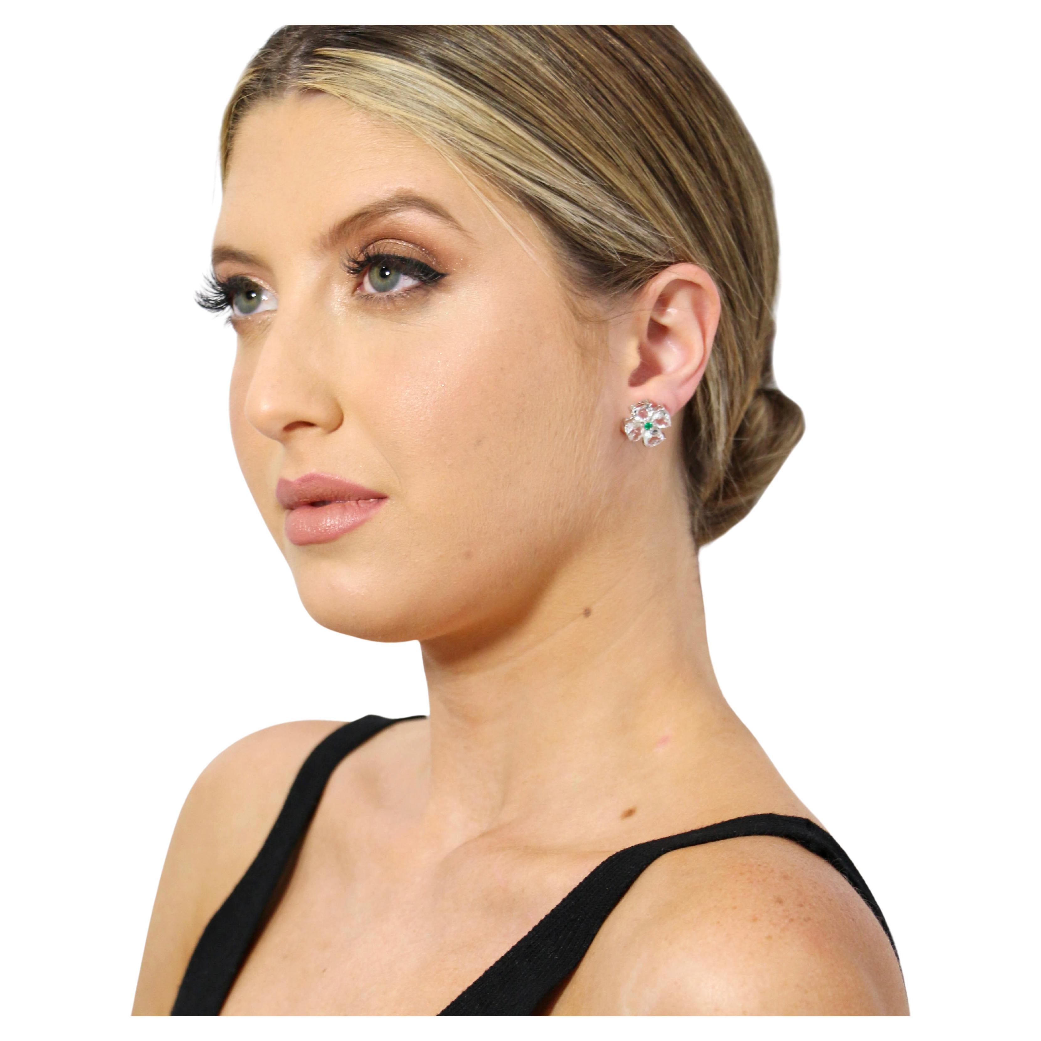Pendientes Flor y Esmeralda - Oro Blanco Macizo 18K en Nuevo estado para la venta en Markham, CA