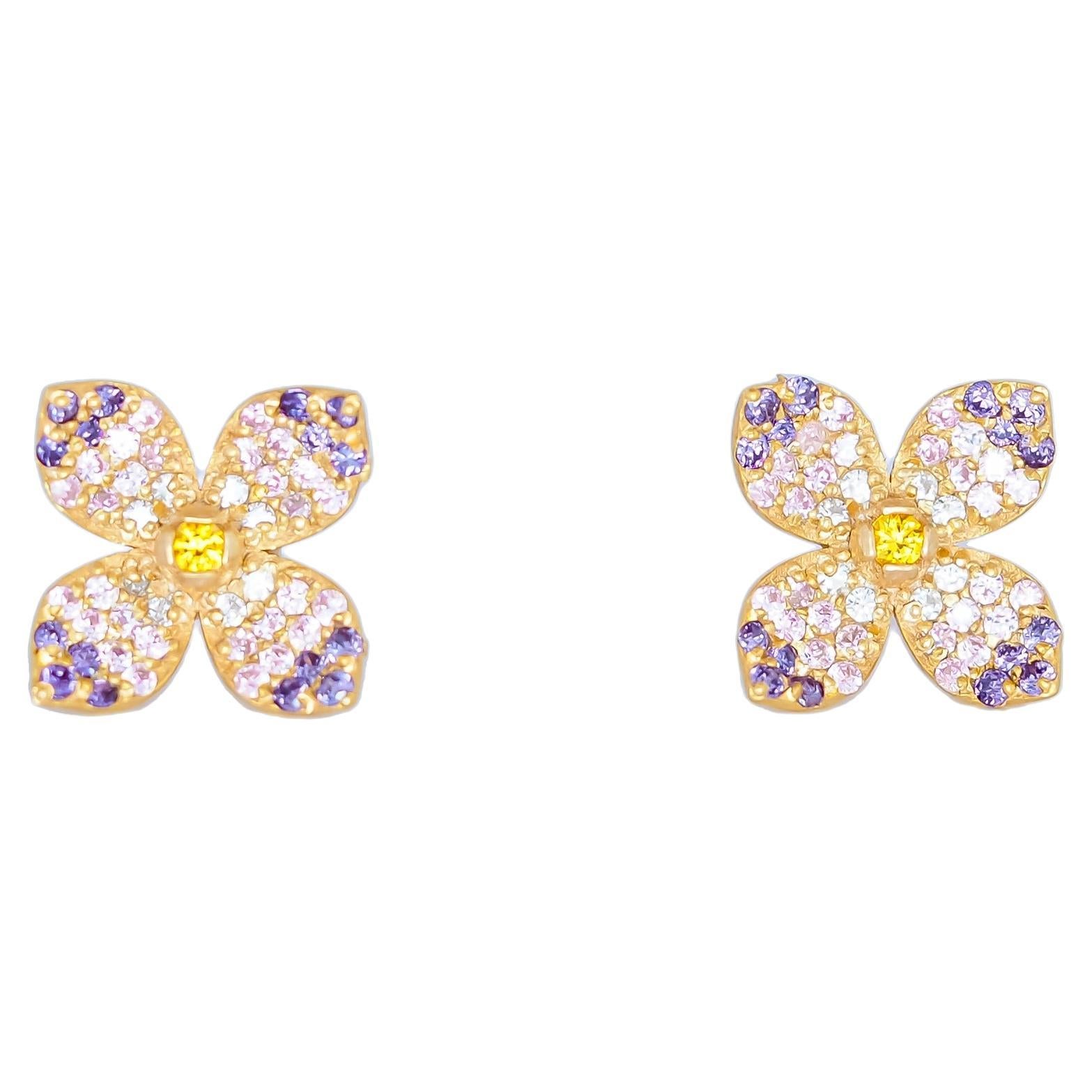 Flower earrings studs in 14k gold For Sale