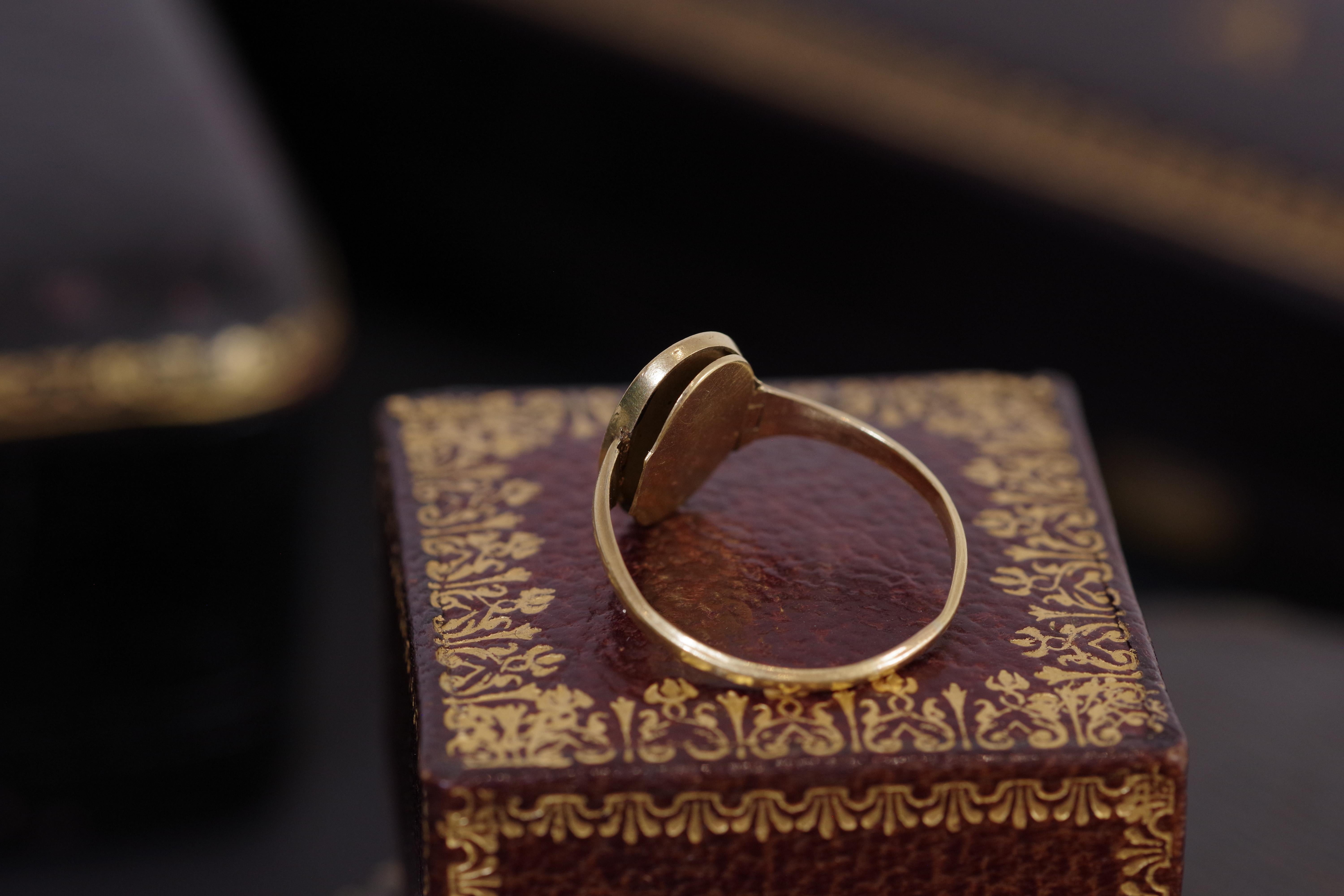 Rose Cut Flower Enamel Secret Locket Ring in 18k Gold For Sale