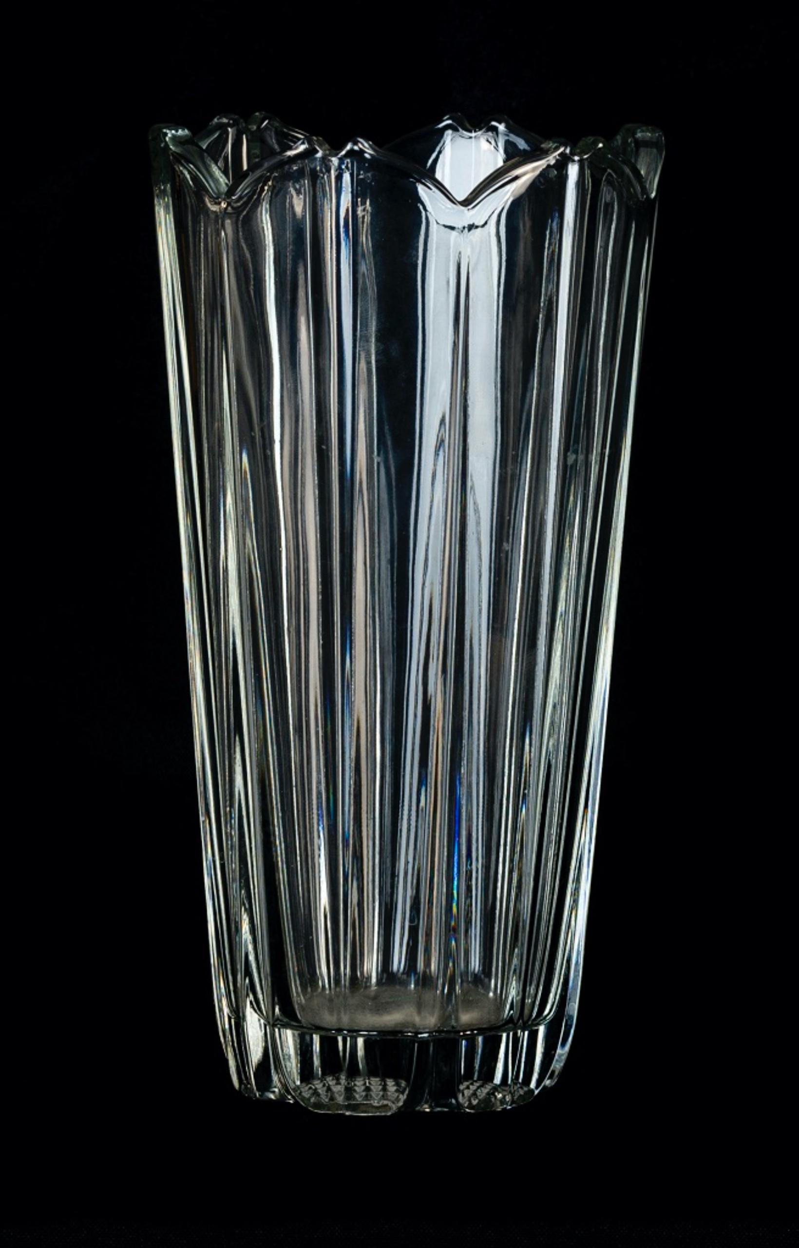 Flower Glass Vase, Italian Manufacture, 1970s In Good Condition For Sale In Roma, IT