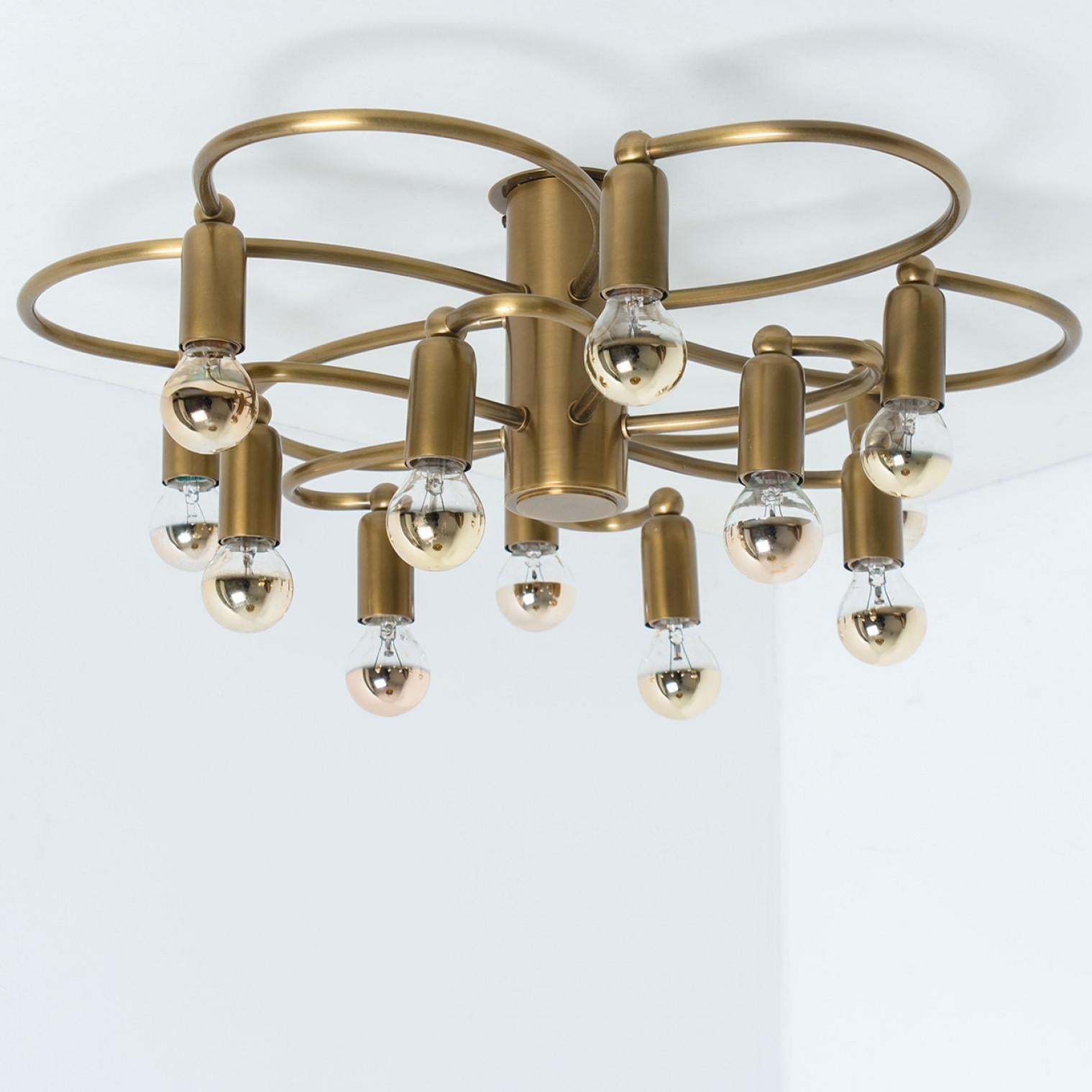Flor de latón dorado para empotrar by Leola, 1970s Otro en venta