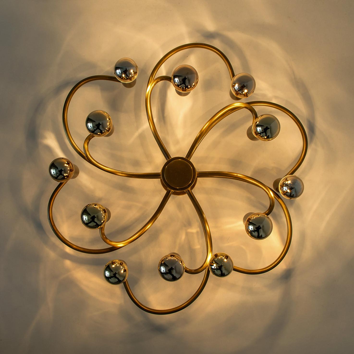 Flor de latón dorado para empotrar by Leola, 1970s en venta 1