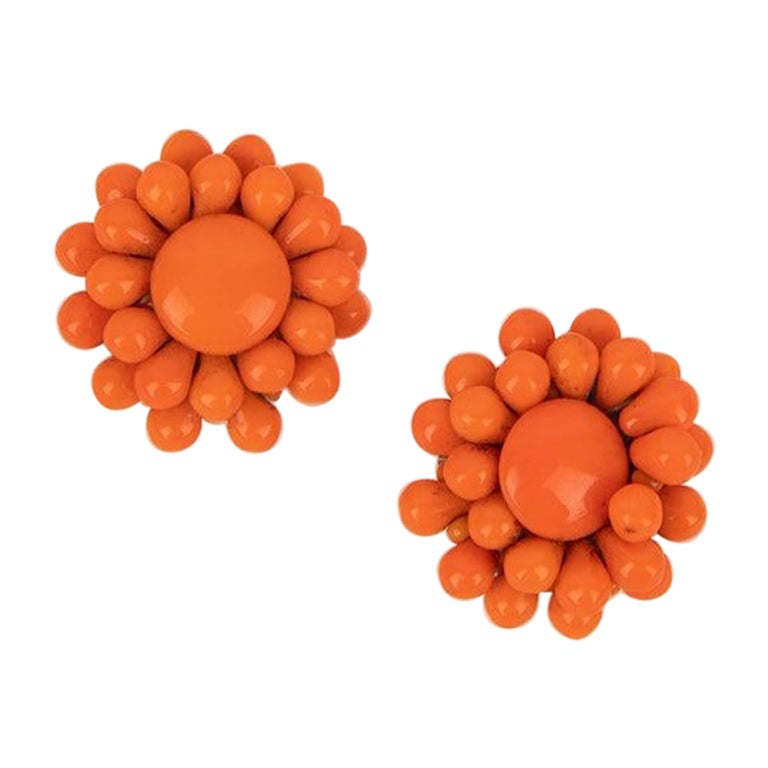 Blumen-Ohrclips aus goldenem Metall mit Metall