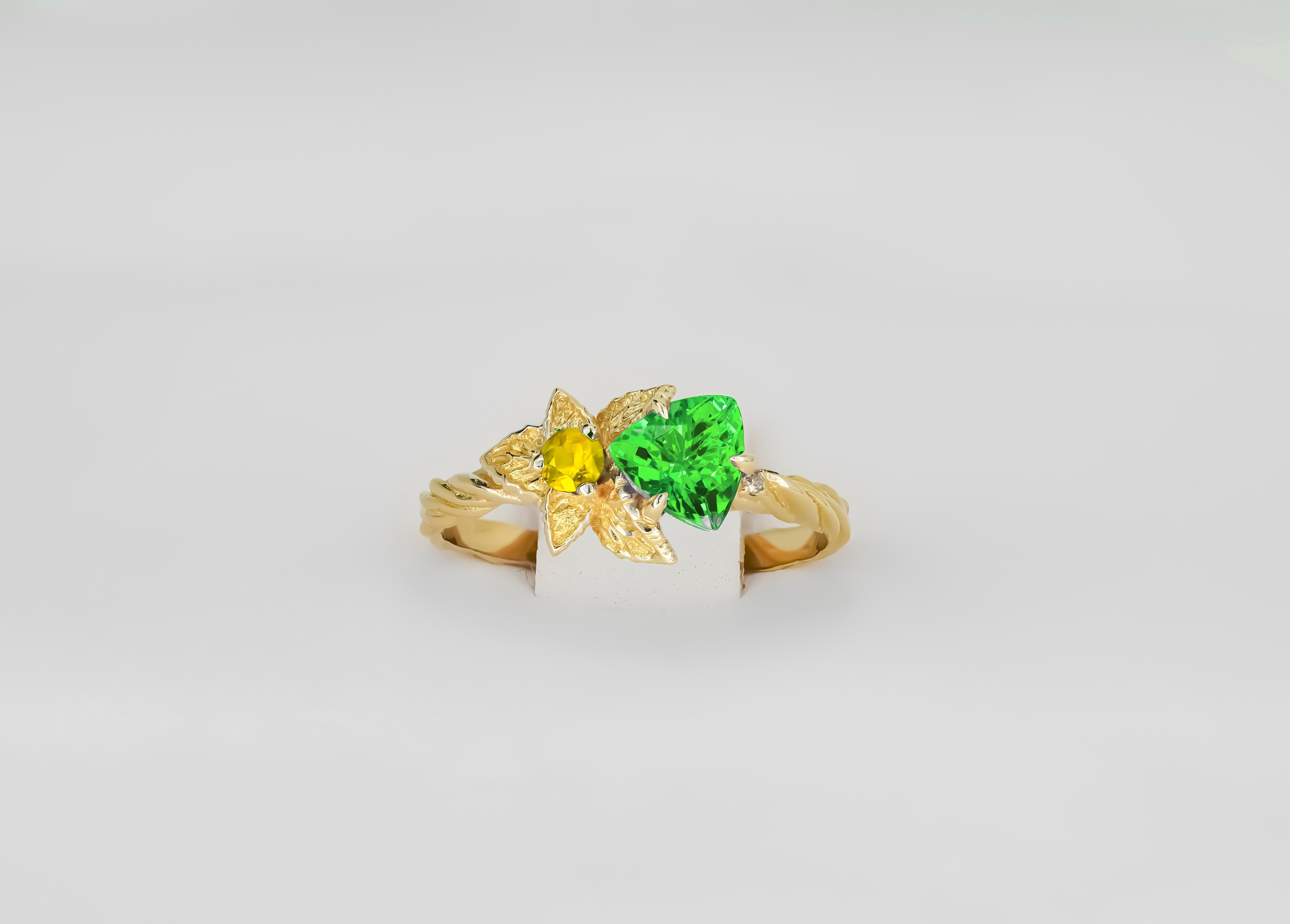 For Sale:  Flower green, yellow gemstone 14k gold ring 4