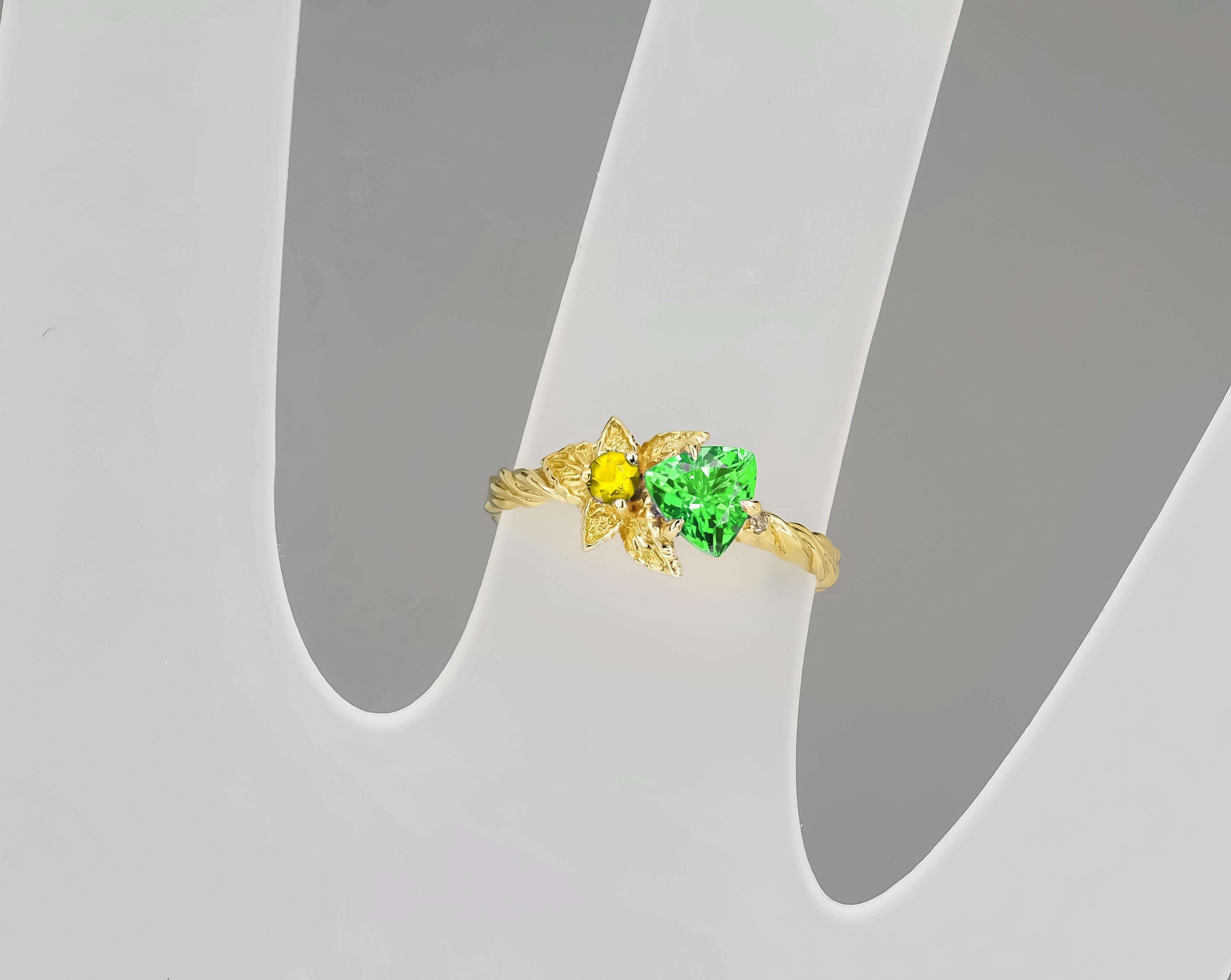 For Sale:  Flower green, yellow gemstone 14k gold ring 5