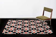 Flower Pattern Hand-Tufted Wool Rug - Red/Black