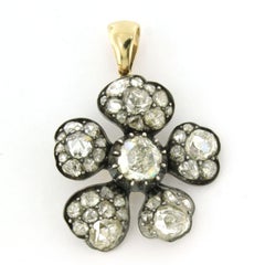 Pendentif en forme de tête de fleur avec des diamants roses jusqu'à . 4.00ct or 14k et argent