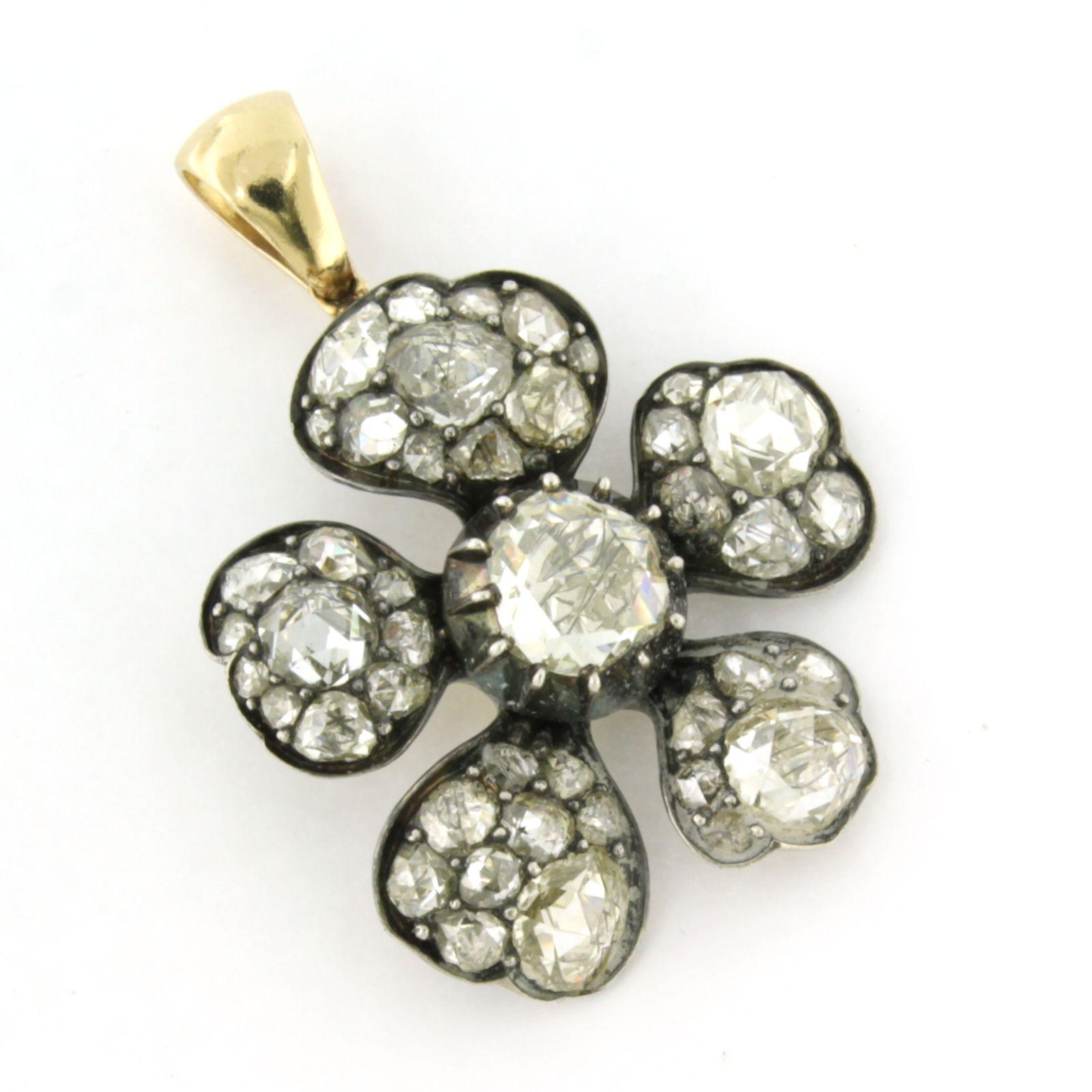 Taille rose flower head shape pendant with rose diamonds up to. 4.00ct 14k gold and silver en vente