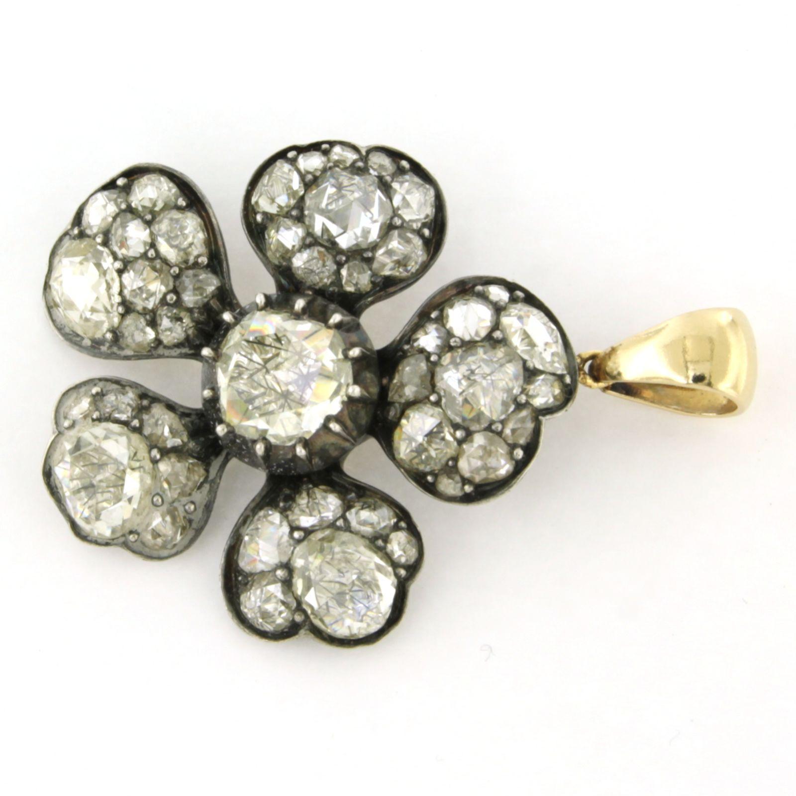 flower head shape pendant with rose diamonds up to. 4.00ct 14k gold and silver Pour femmes en vente