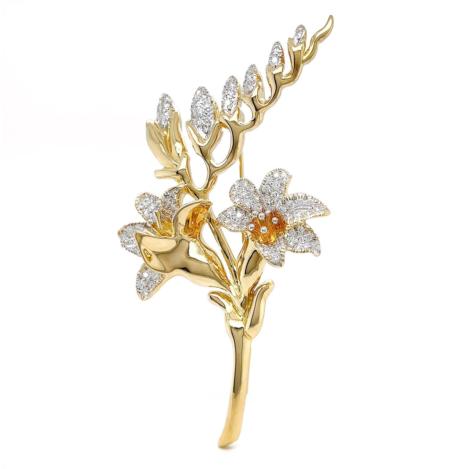 18 Karat Gelbgold Diamant-Blumenbrosche in Blütenblattform (Rundschliff) im Angebot