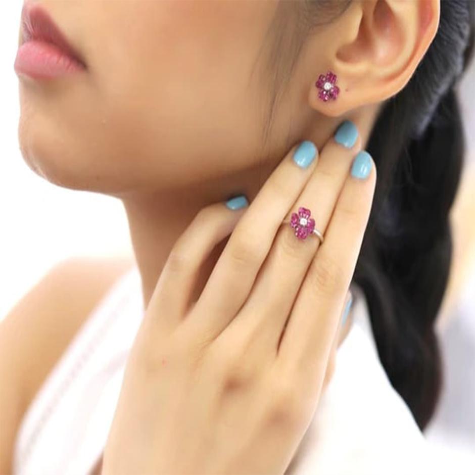 Flower Invisible Ruby Earring Ring Set For Sale 2