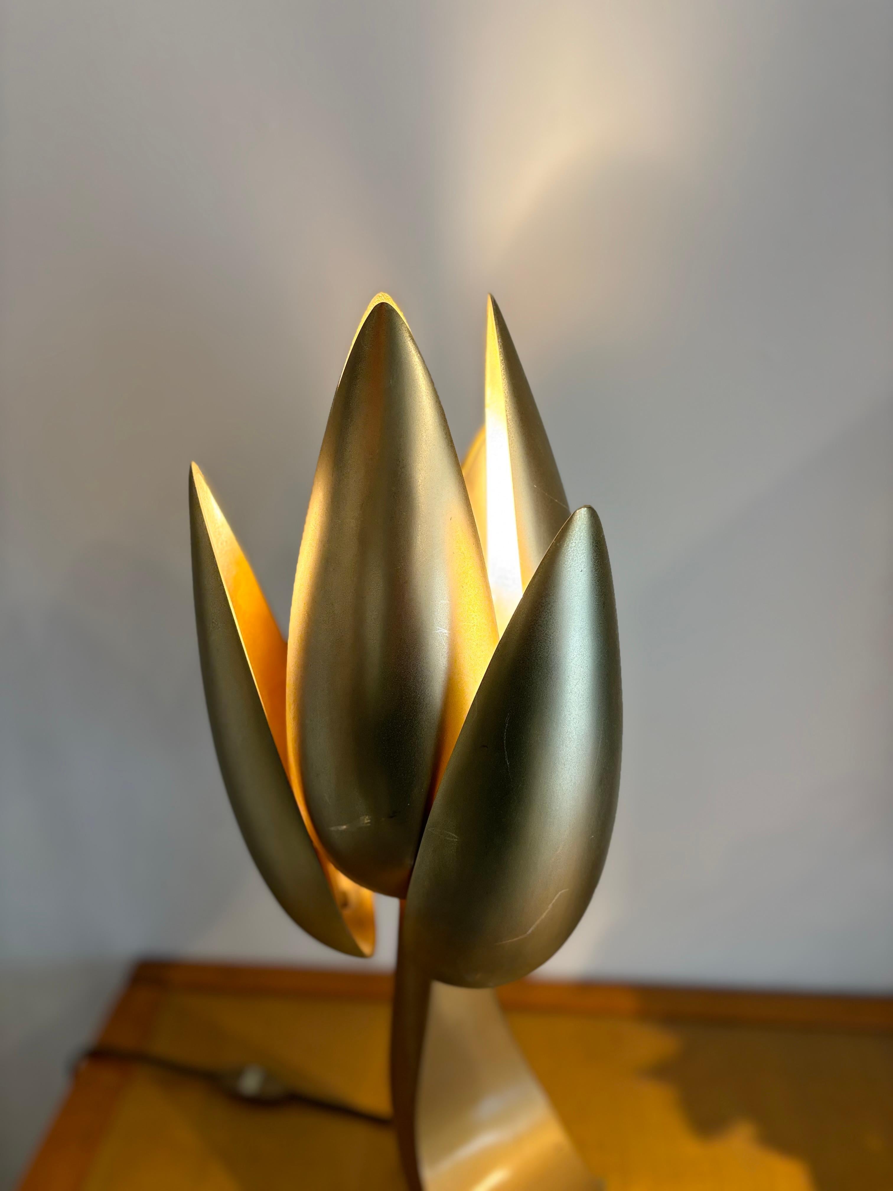 Francese Lampada a fiori di Michel Armand in vendita