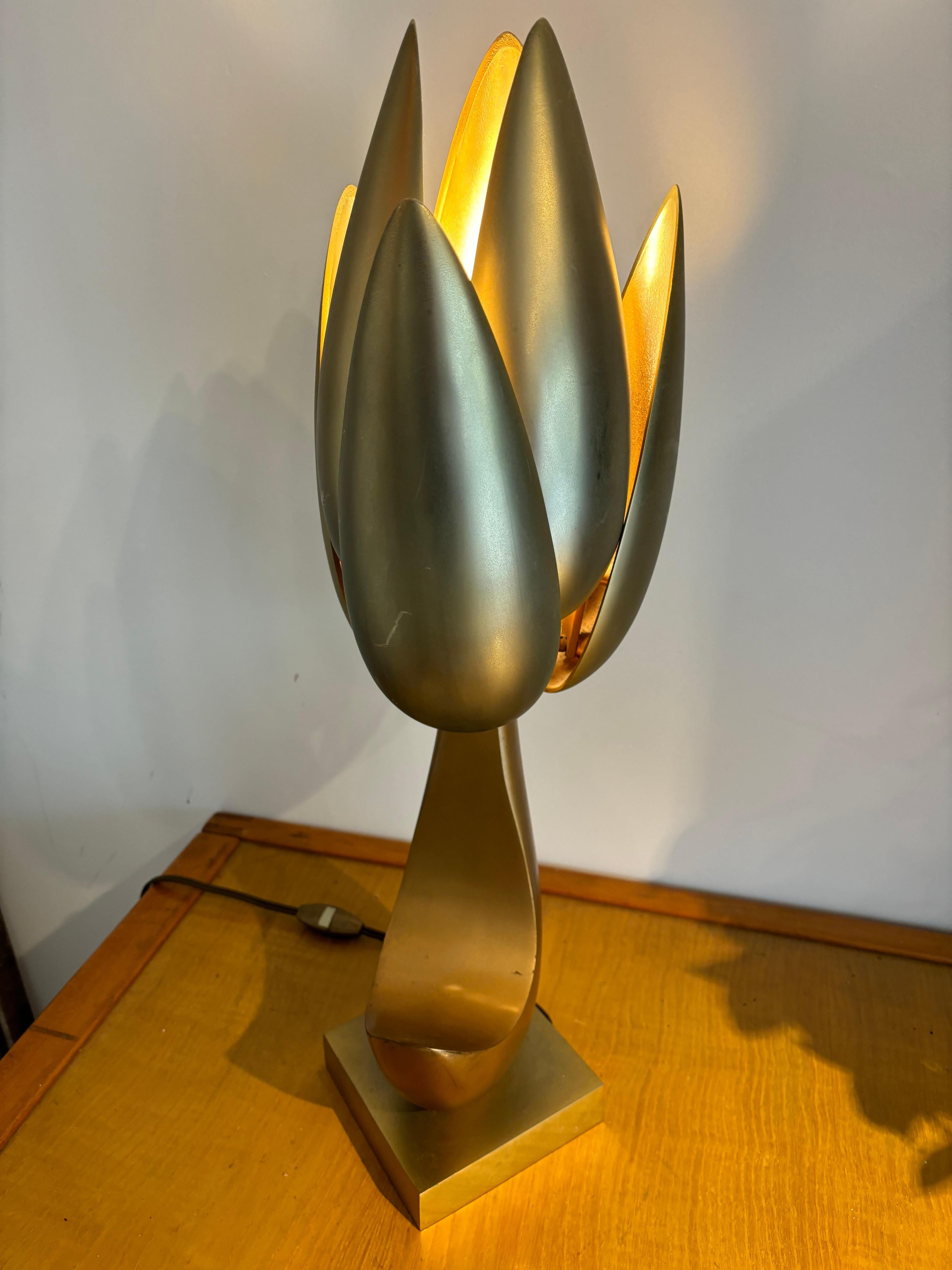 Fine XX secolo Lampada a fiori di Michel Armand in vendita