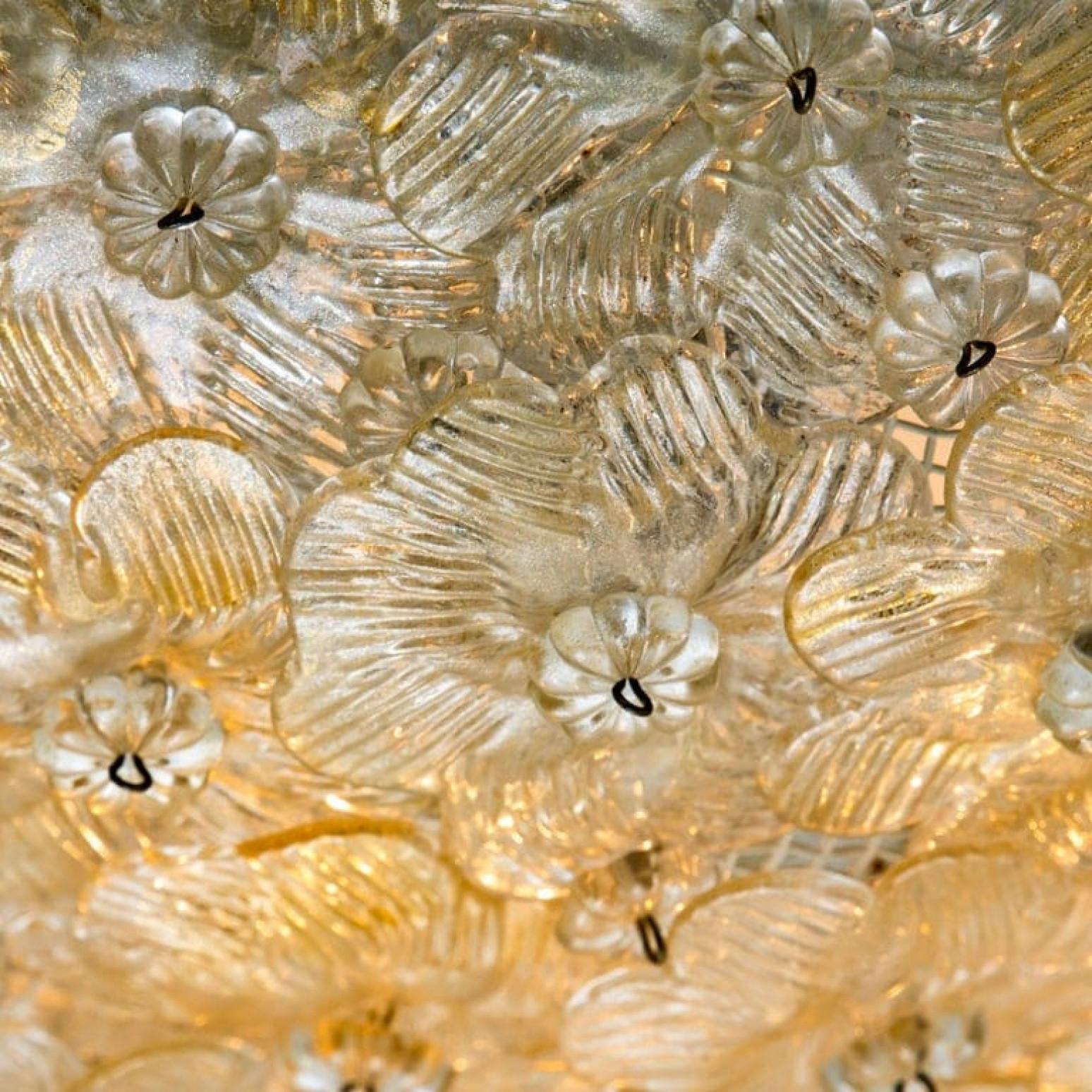 Flower Light Fixture or Flush Mount in the style of Barovier, 1990s For Sale 4
