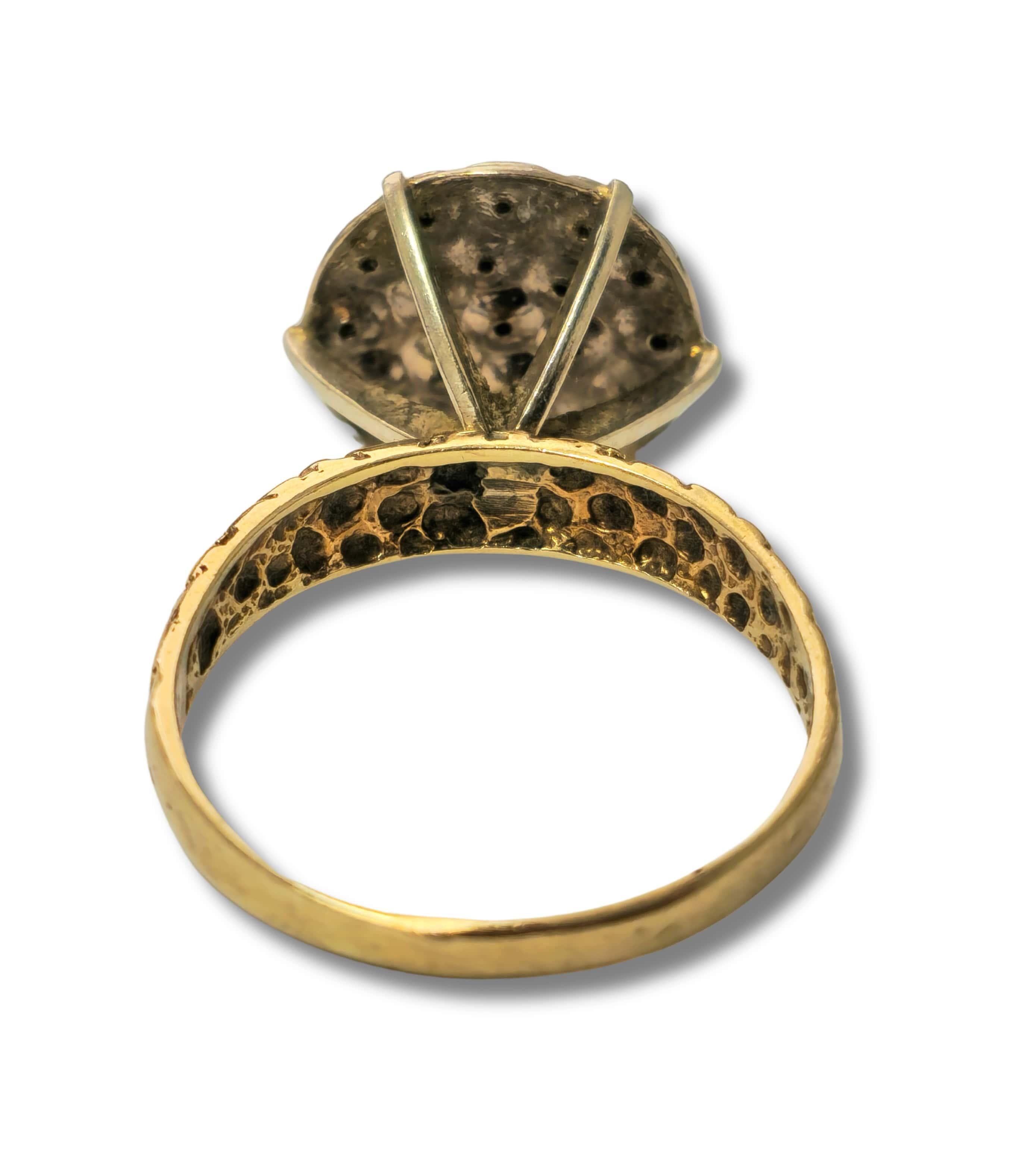 Round Cut Flower Motif 1/4 Carat Diamond Engagement Ring For Sale