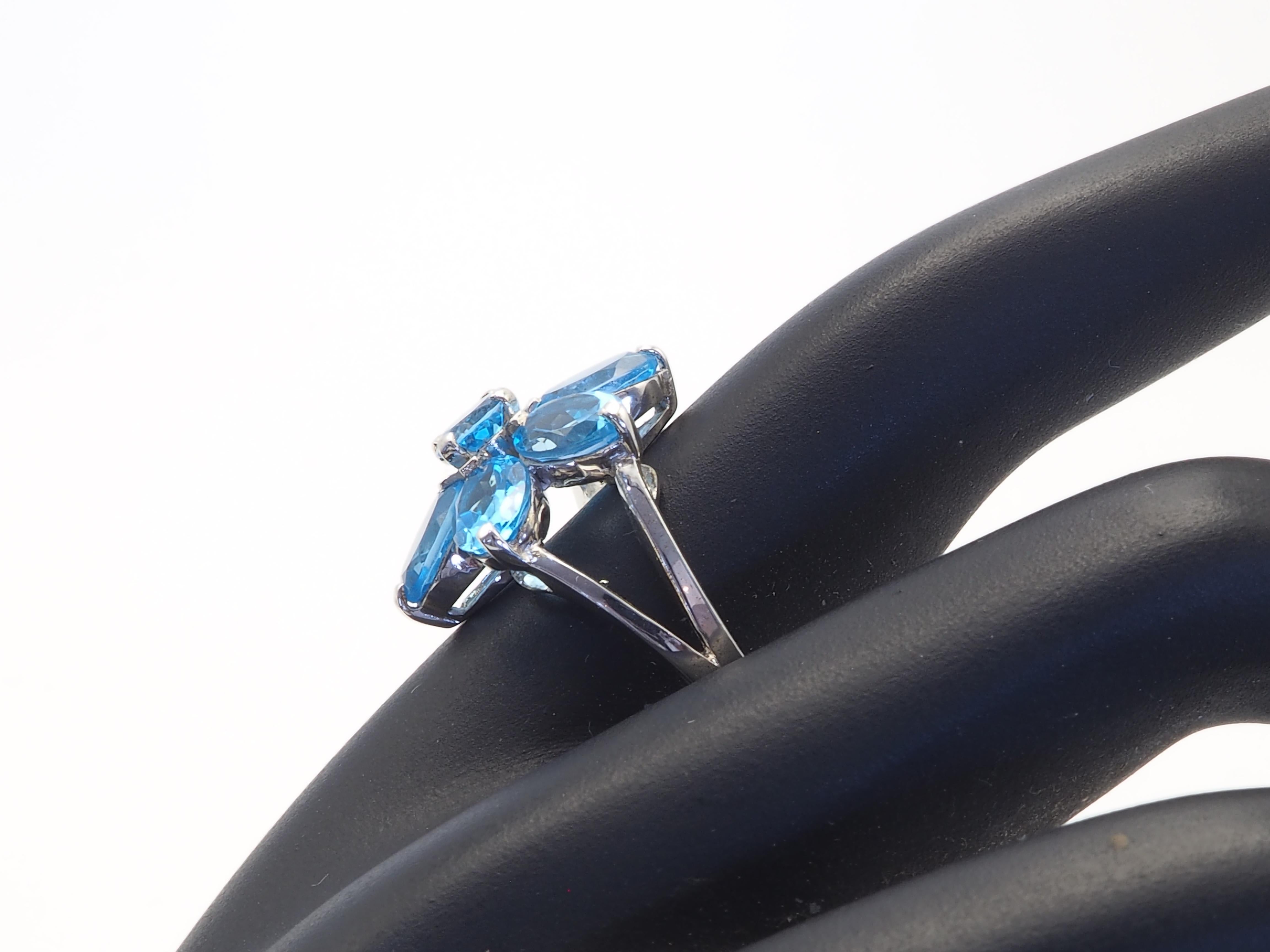 Women's Flower Motif 4.74ct Blue Topaz Sterling Silver Fashion Ring For Sale