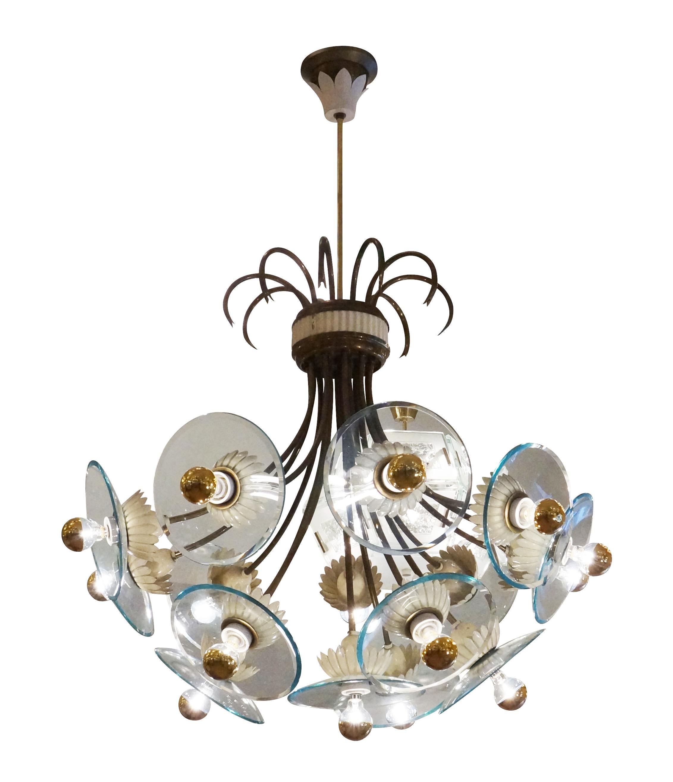 Flower Motif Chandelier Attributed Pietro Chiesa for Fontana Arte In Good Condition For Sale In New York, NY