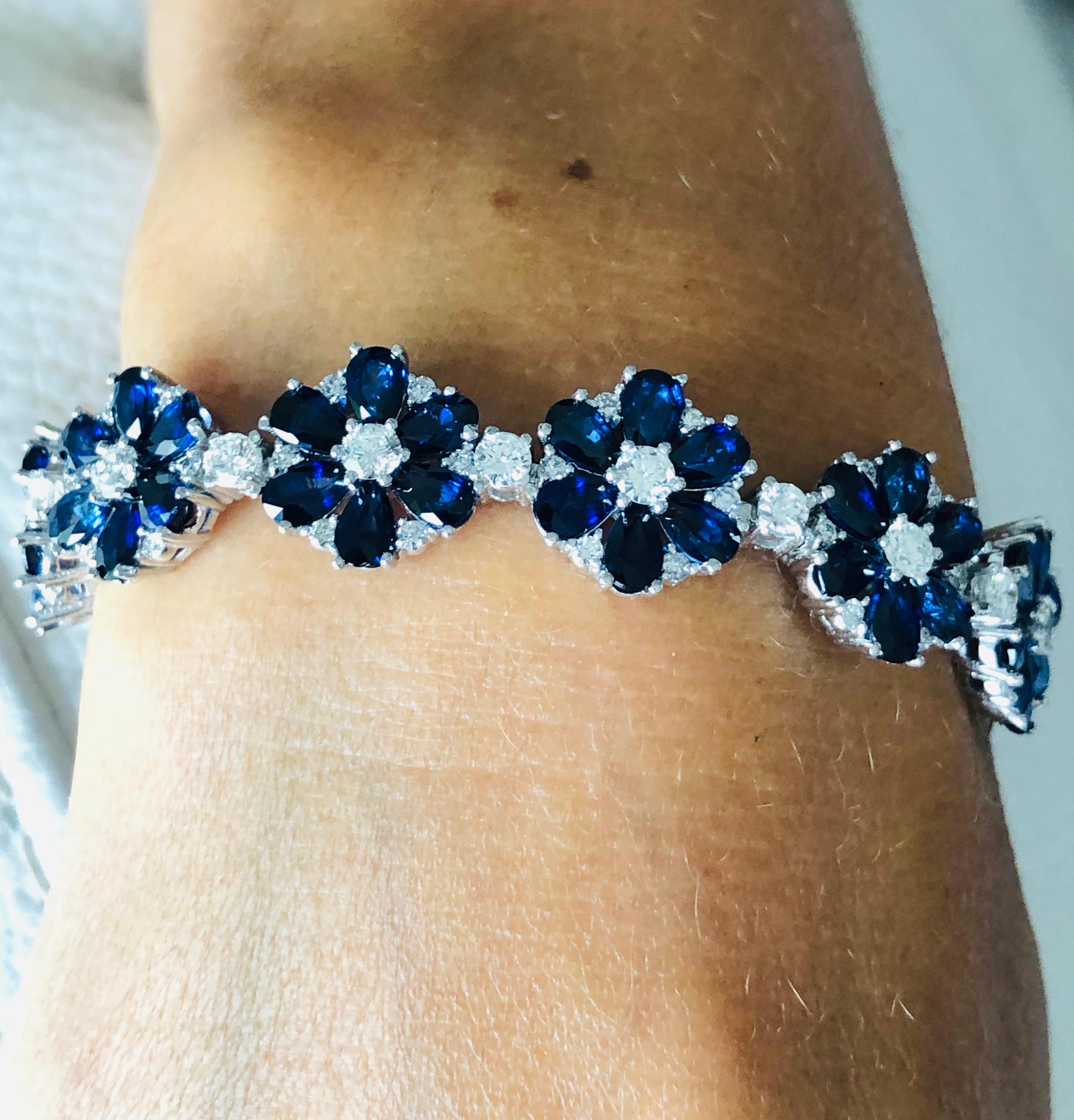 Flower Motif Sapphire and Diamonds Platinum Bracelet In Excellent Condition In Miami, FL