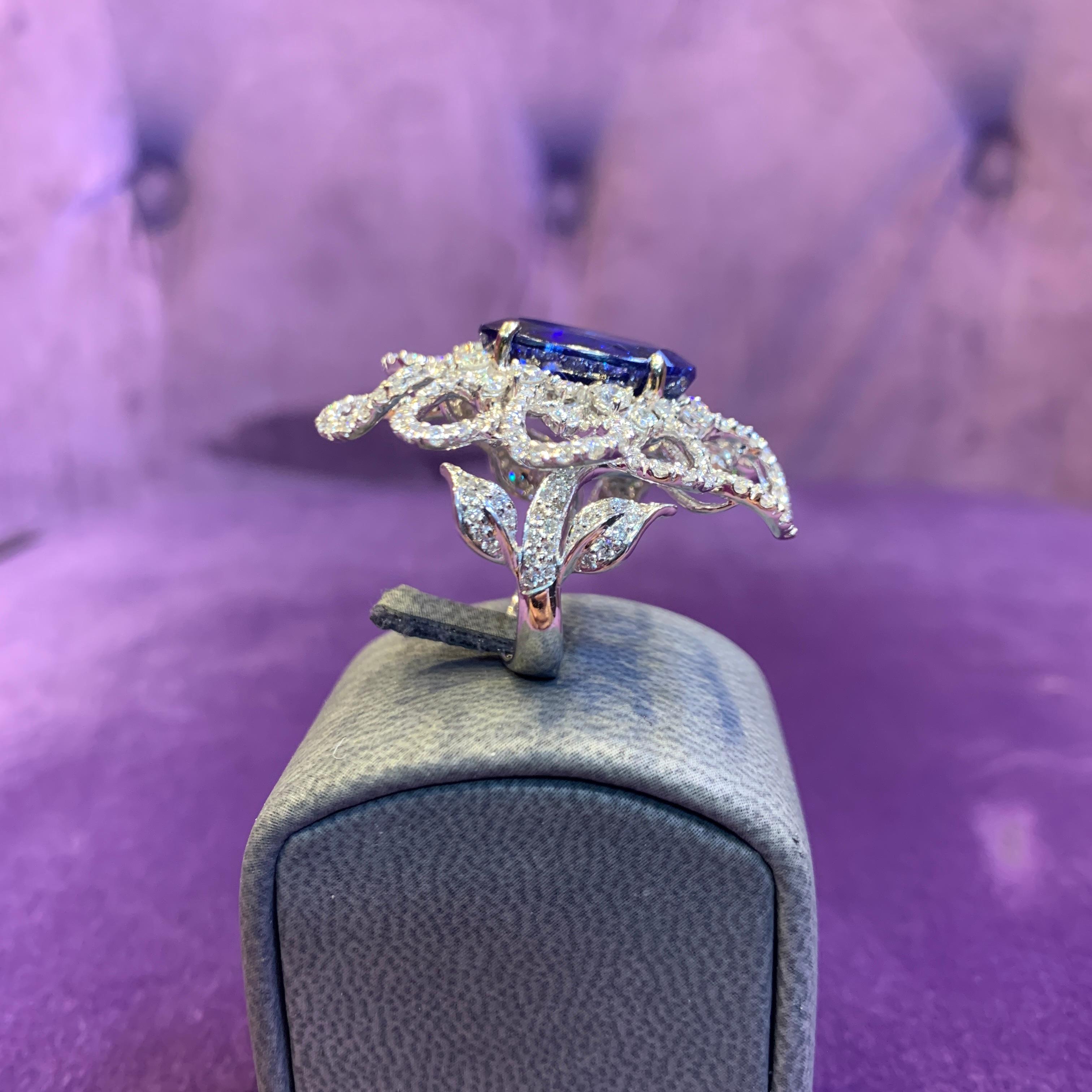 Flower Motif Sapphire & Diamond Ring For Sale 6