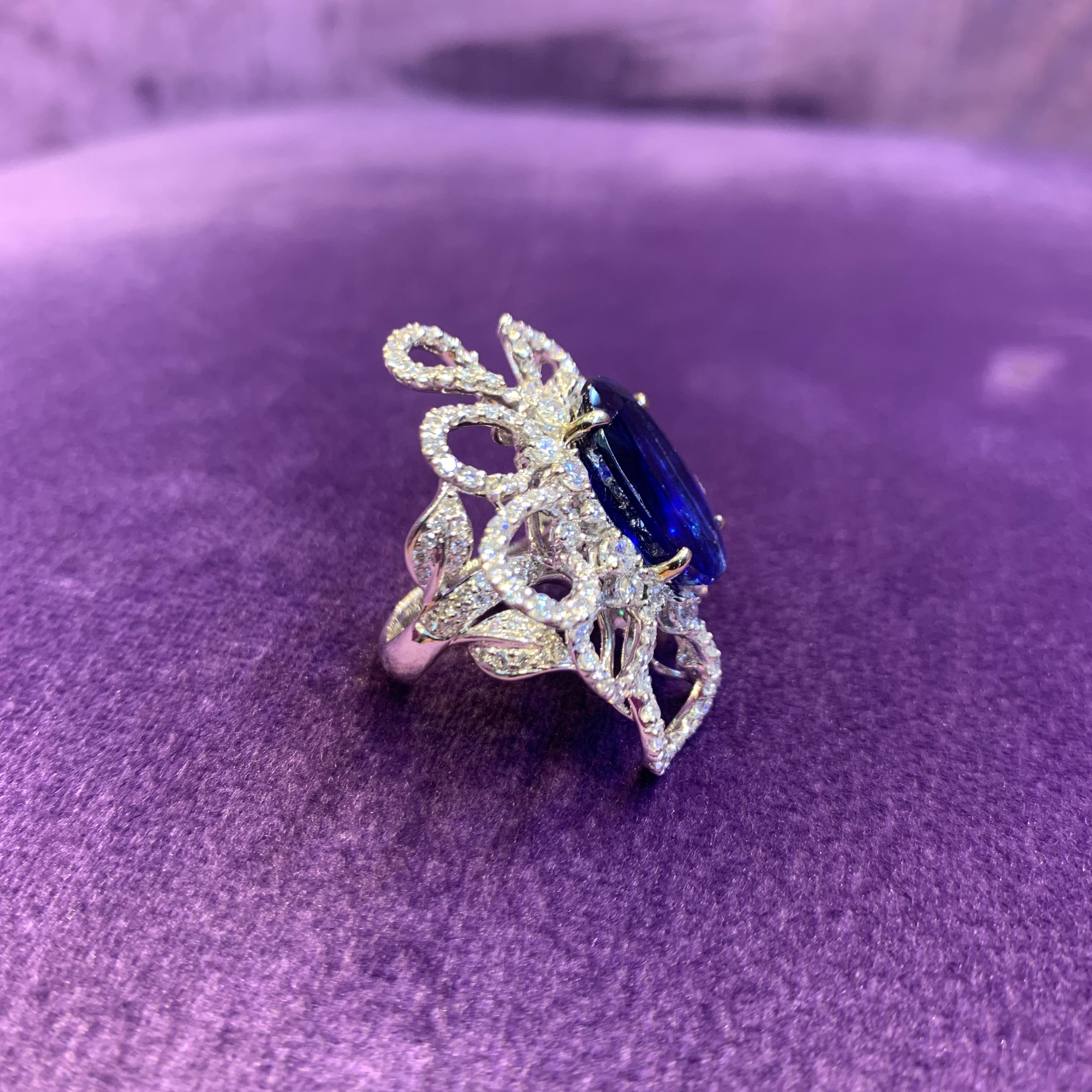 Flower Motif Sapphire & Diamond Ring For Sale 1