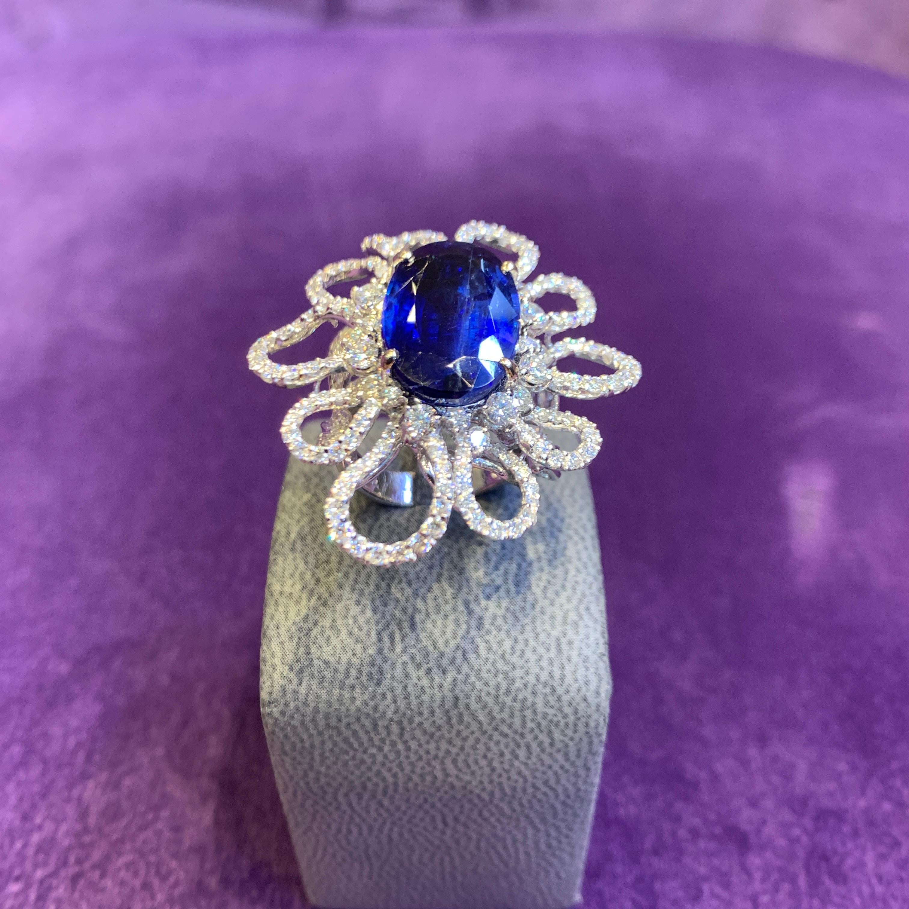 Flower Motif Sapphire & Diamond Ring For Sale 4