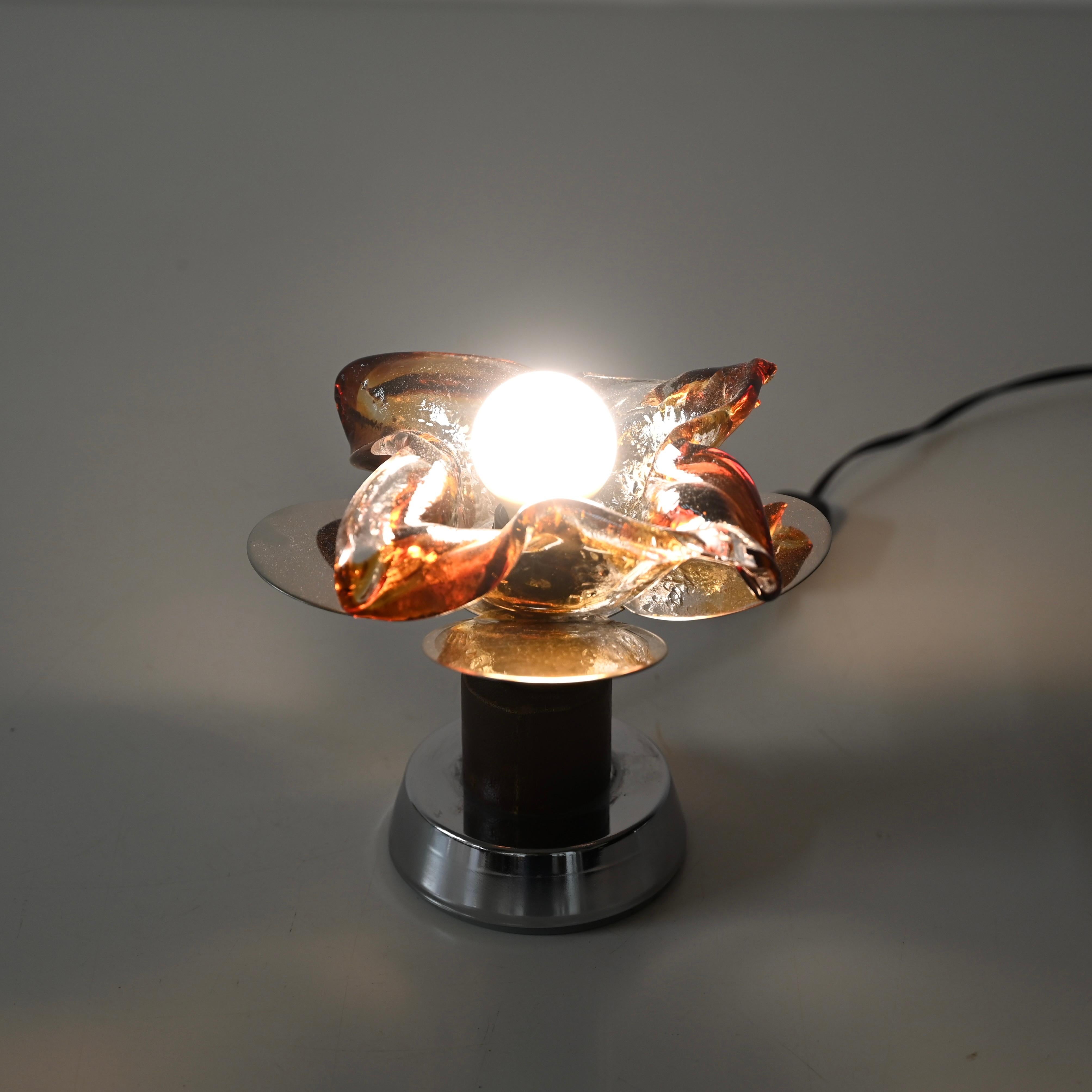 Lámparas de sobremesa Flor de cristal de Murano en cromo y cuero de Mazzega, Italia, años 70 en venta 3