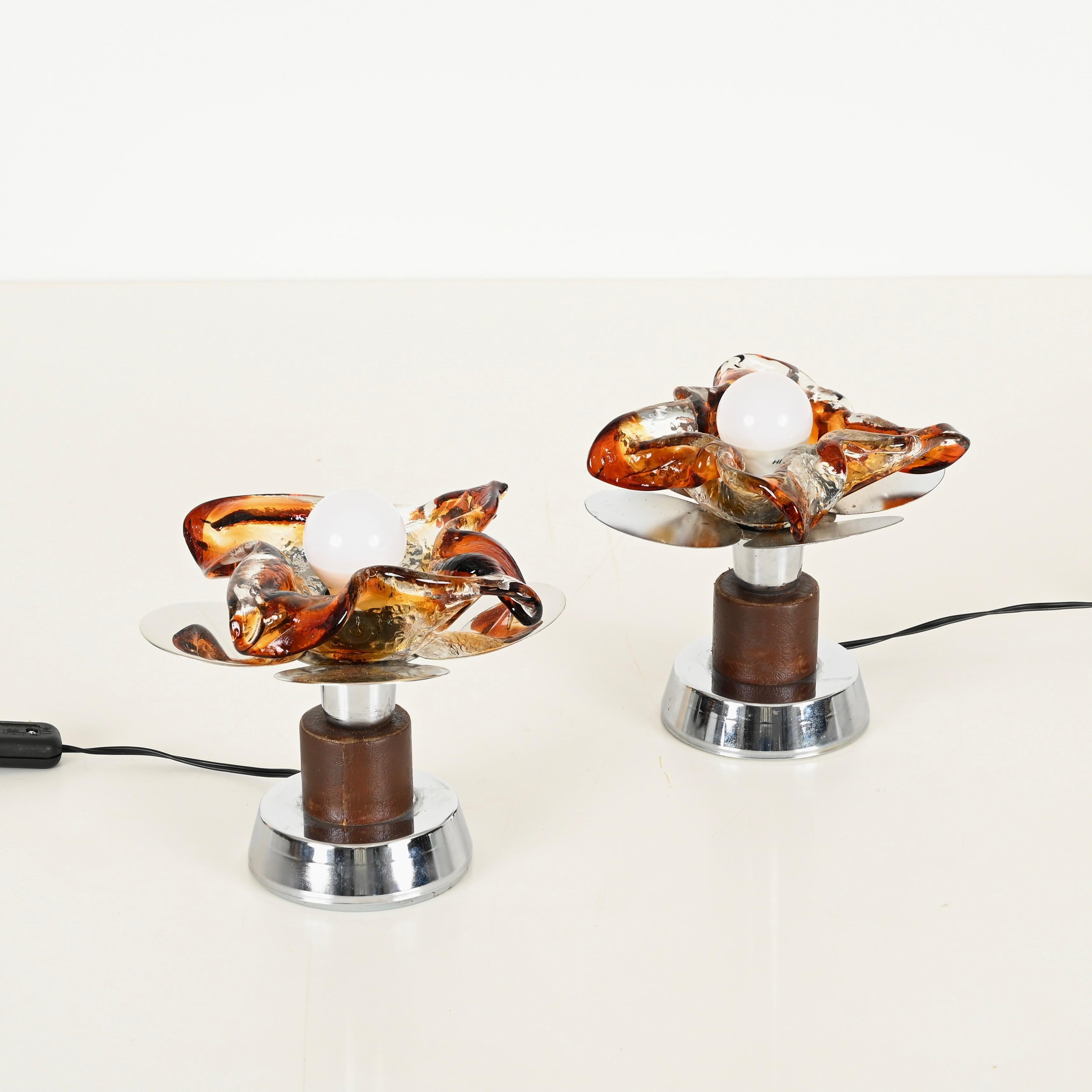 Lámparas de sobremesa Flor de cristal de Murano en cromo y cuero de Mazzega, Italia, años 70 Moderno de mediados de siglo en venta