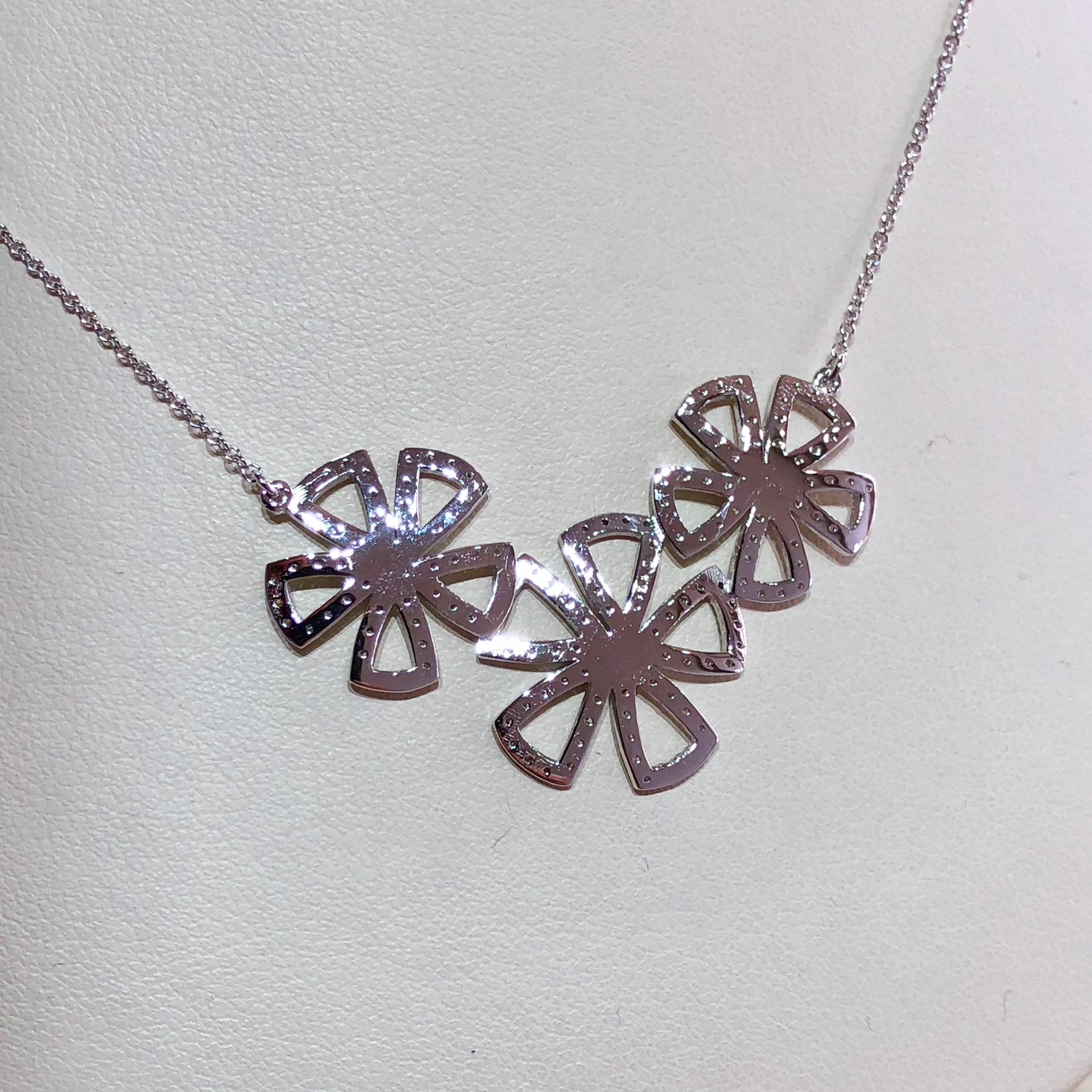 Women's Flower Necklace with 1.12 Carat of Diamond in 18 Karat Gold Botanical Collection