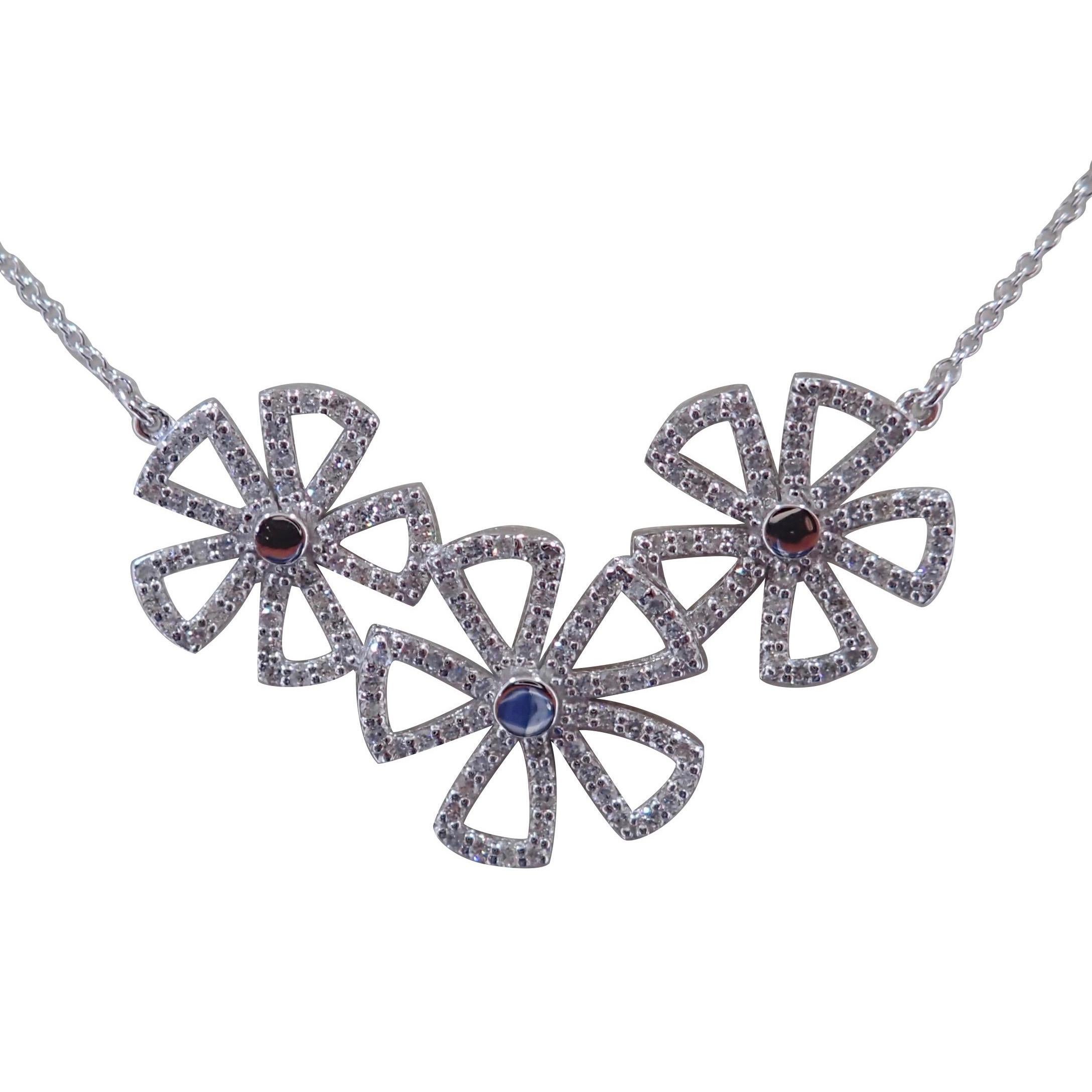 Flower Necklace with 1.12 Carat of Diamond in 18 Karat Gold Botanical Collection
