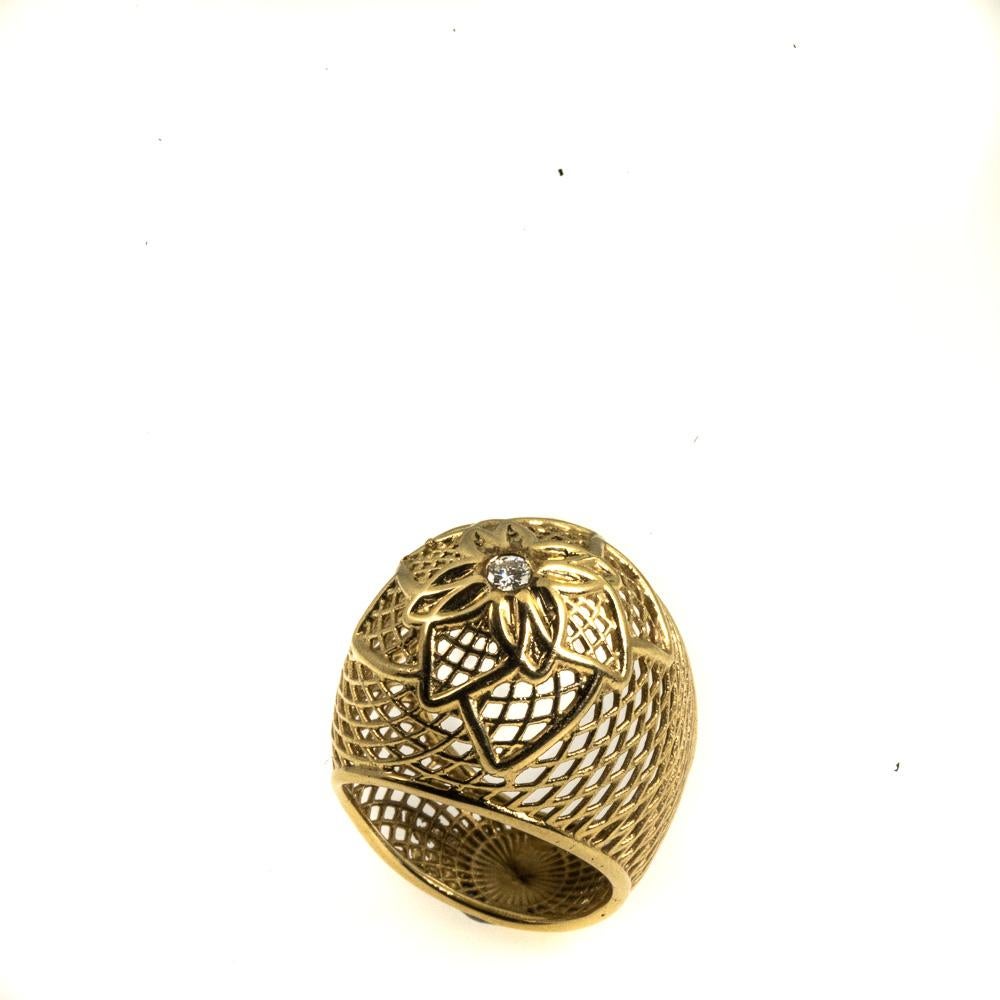 Round Cut  18 Karat Gold Flower Net Bombe Ring, Diamond For Sale