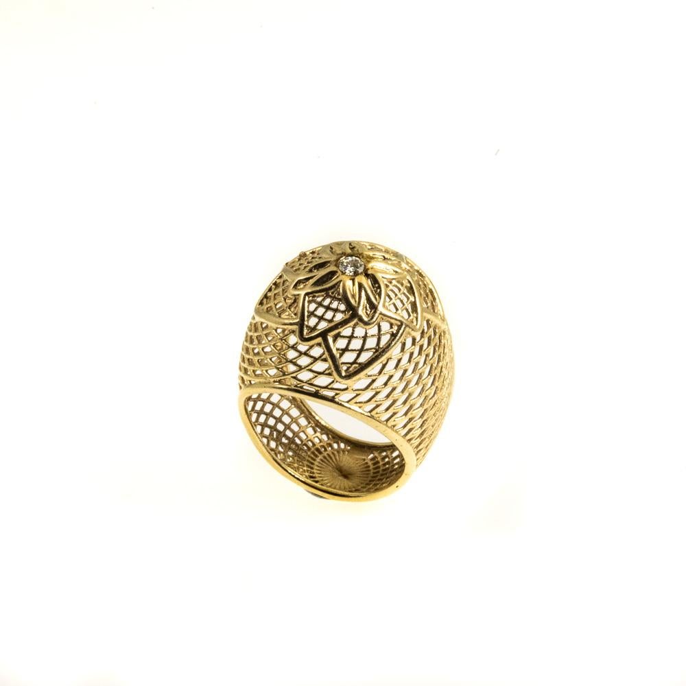  18 Karat Gold Flower Net Bombe Ring, Diamond For Sale 1