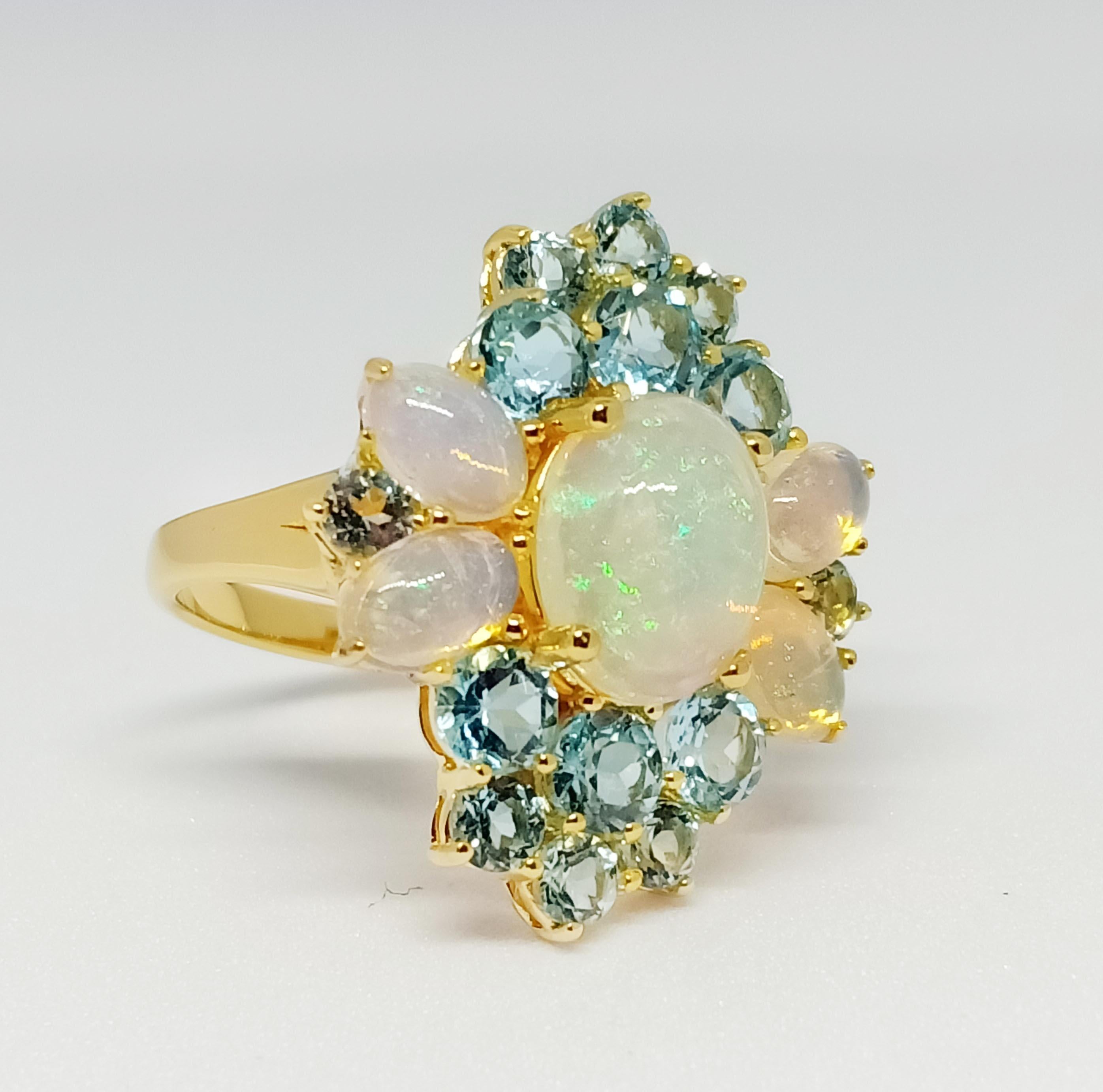 (Big Ring) Flower Opal (3.50cts) 18k Gold Plated over Sterling Silver In New Condition For Sale In Bangkok, TH
