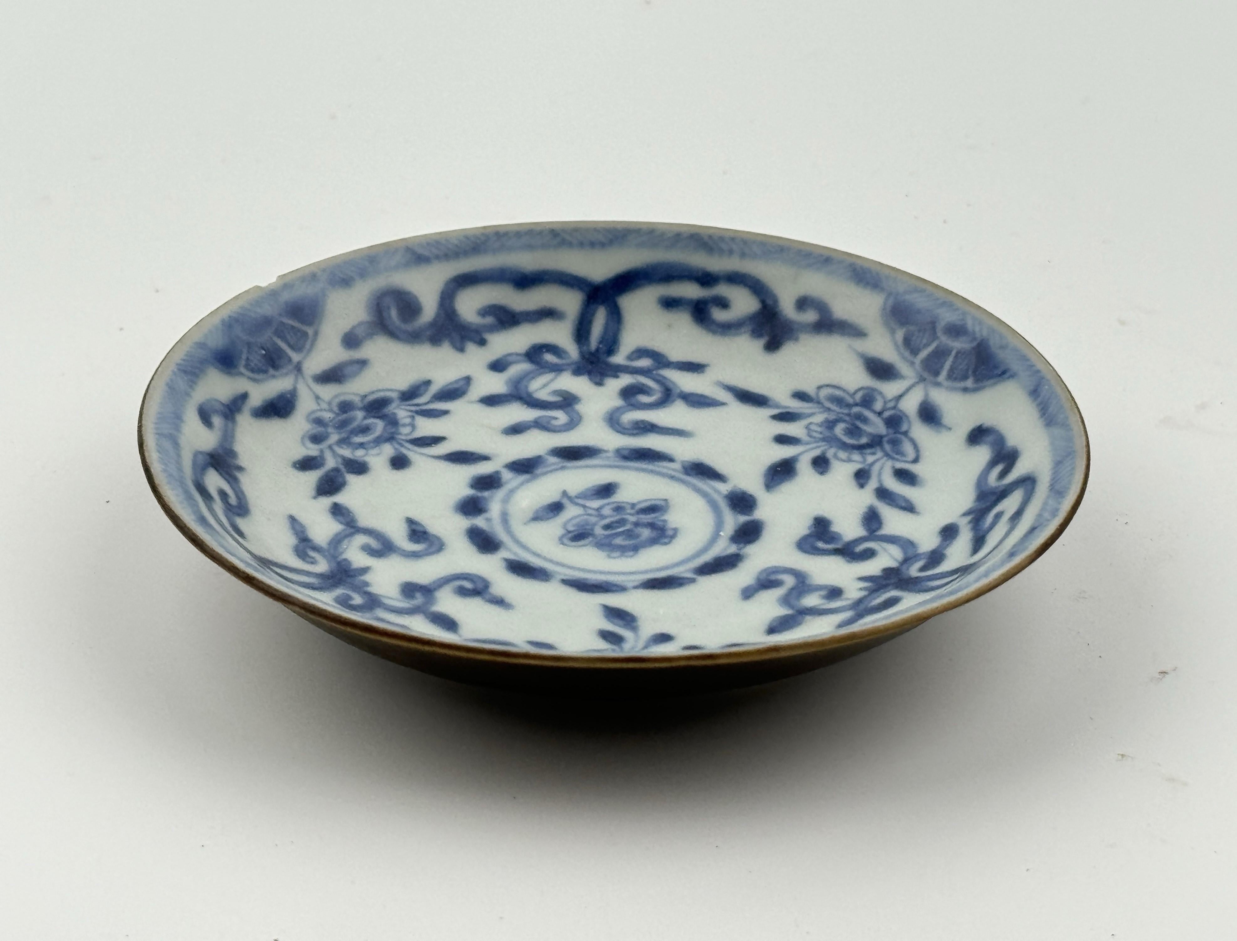 Vietnamien Service à thé bleu et blanc à motif de fleurs c 1725, Dynastie Qing, règne de Yongzheng en vente