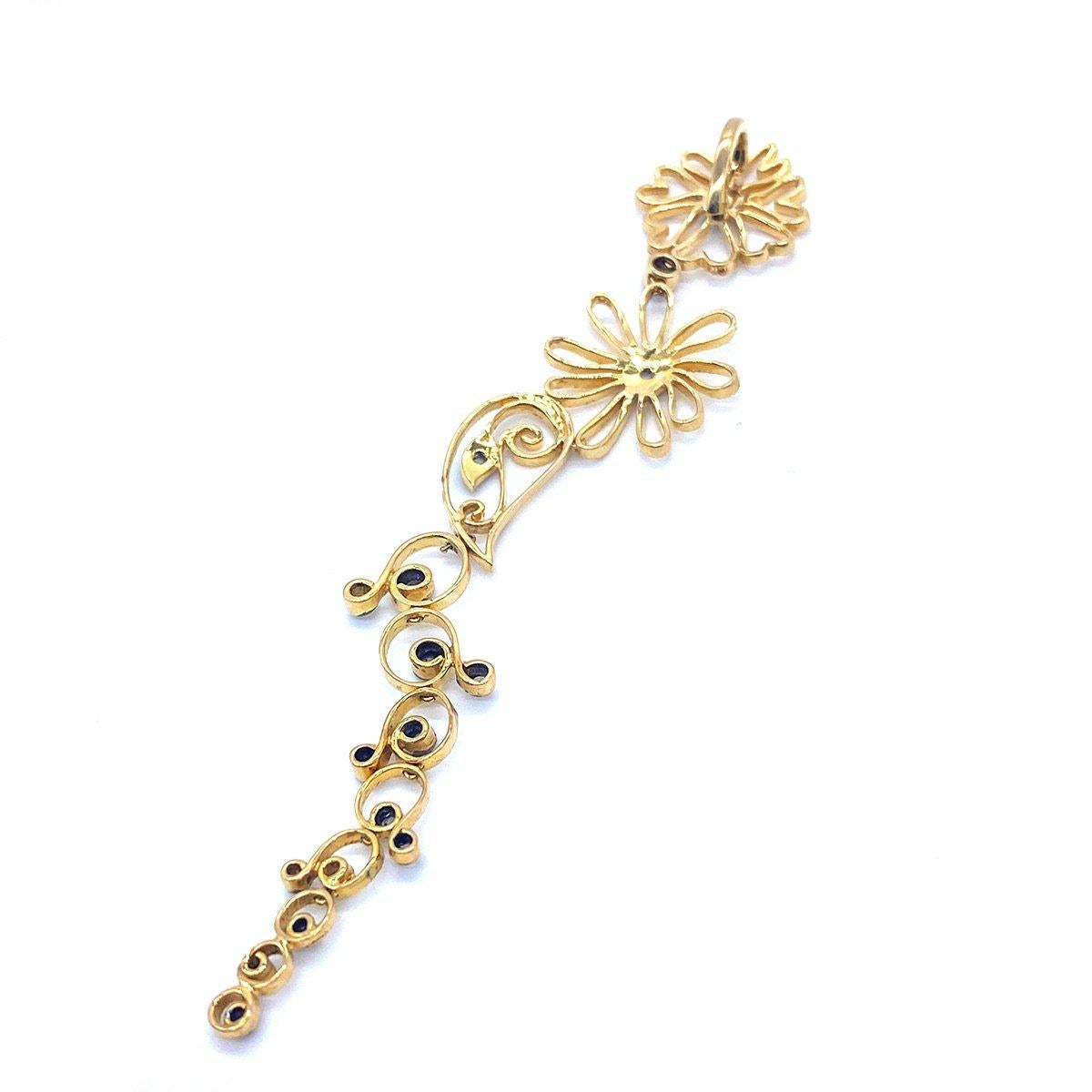 Flower Pendant Set in 20 Karat Yellow Gold with Gold Chain and Rose-Cut Diamonds For Sale 1