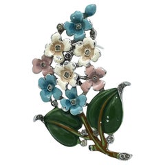 Vintage Flower pin/brooch by Trifari US, rhodium-plated metal and enameled flowers, 1940