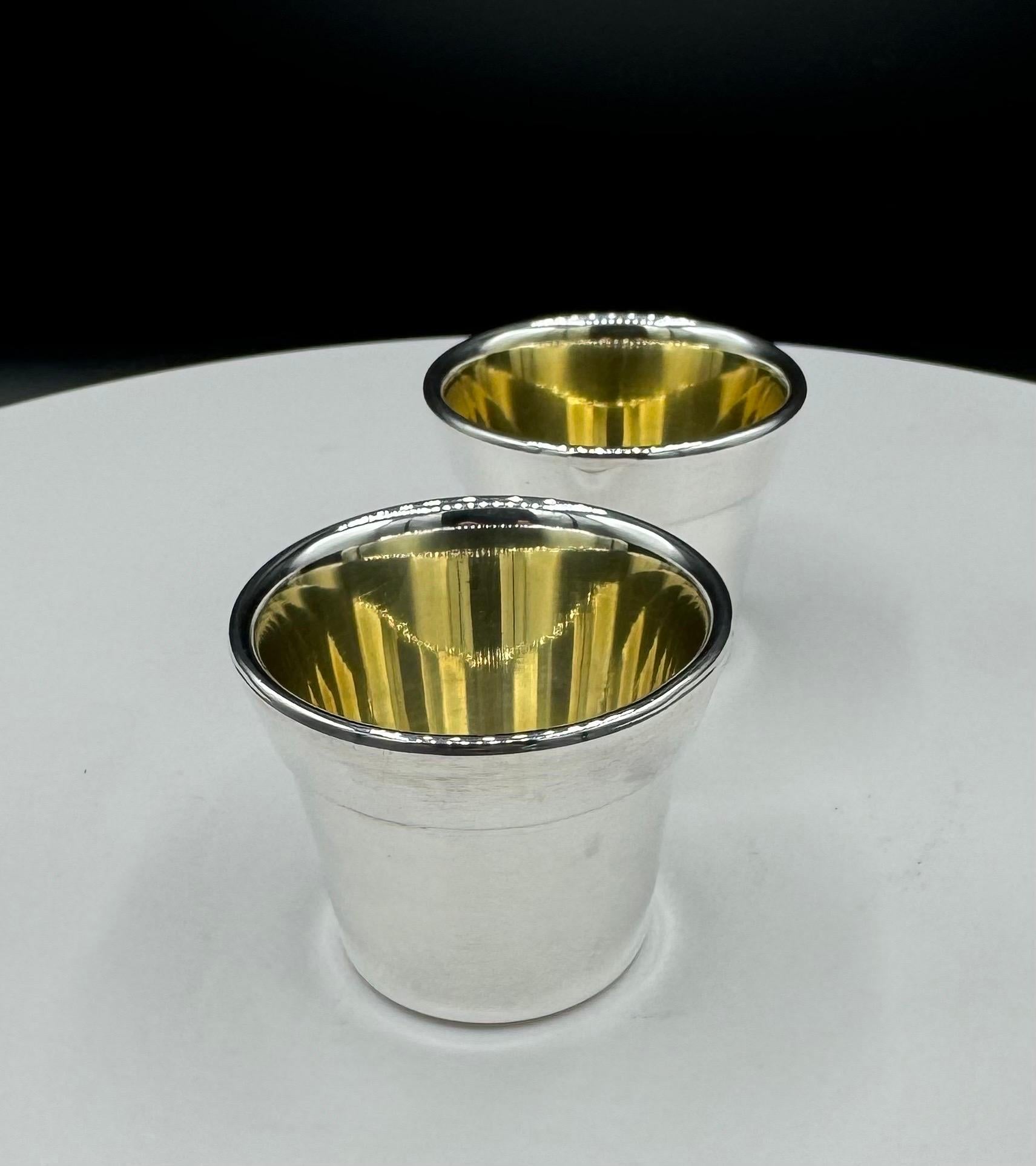 Blumentopf Schnaps- oder Schnapsbecher (Poliert) im Angebot