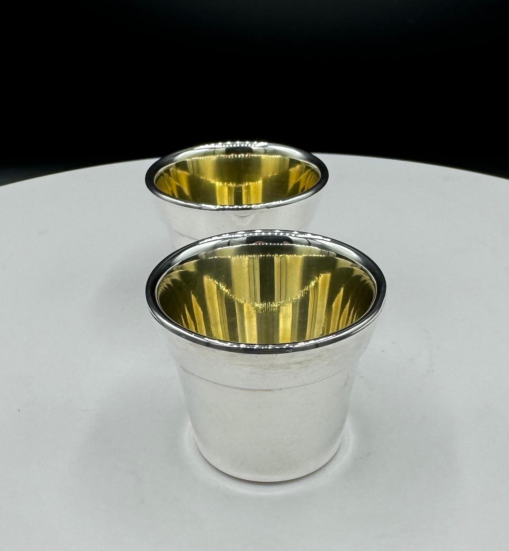 Blumentopf Schnaps- oder Schnapsbecher im Zustand „Gut“ im Angebot in Huntington, NY