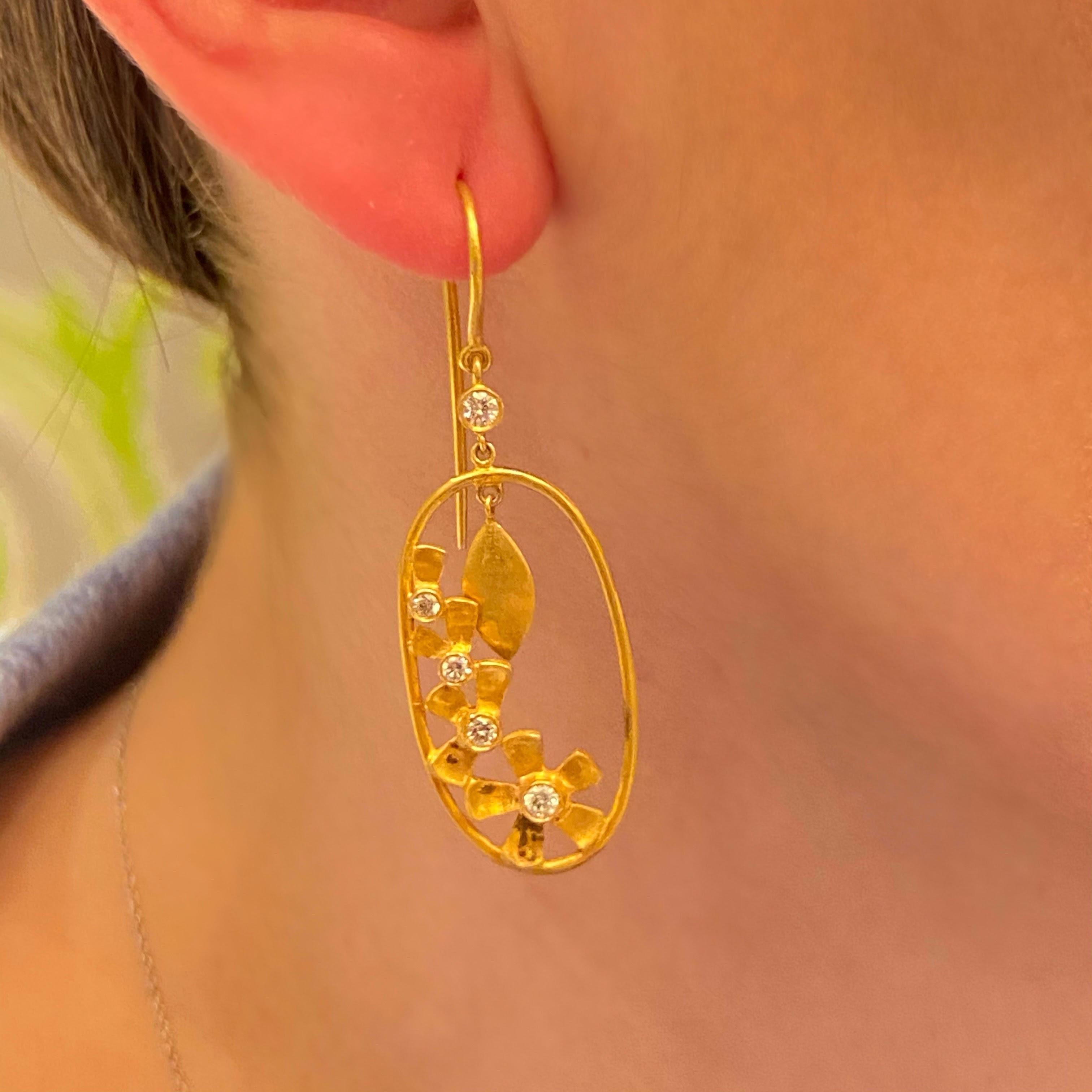 Round Cut Flower Power Diamond Earrings, 18 Karat Yellow Gold, A2 by Arunashi For Sale