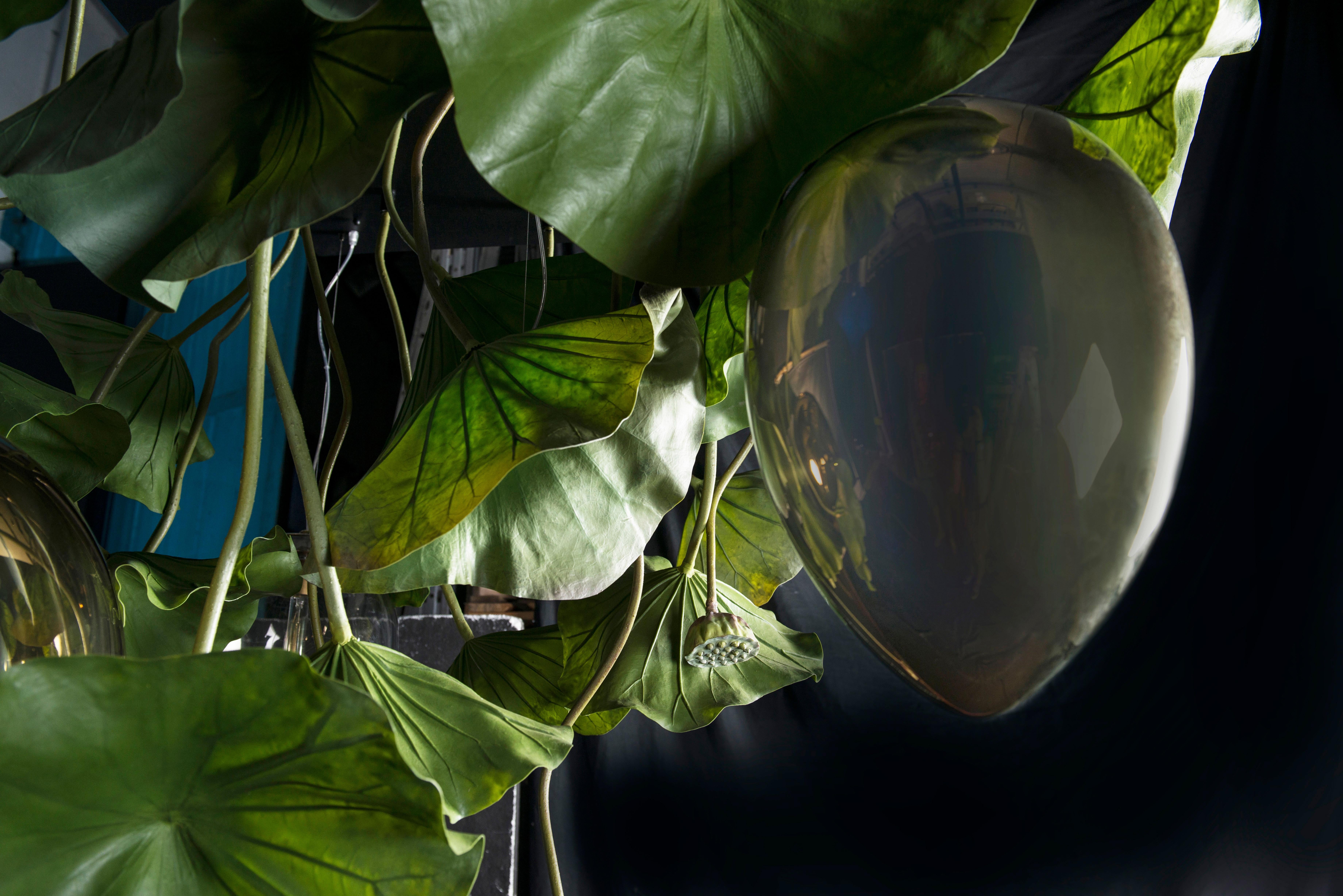 italien Lustre Lotus Flower Power avec œufs en verre, cm H 100, 150 x 150, Italie en vente