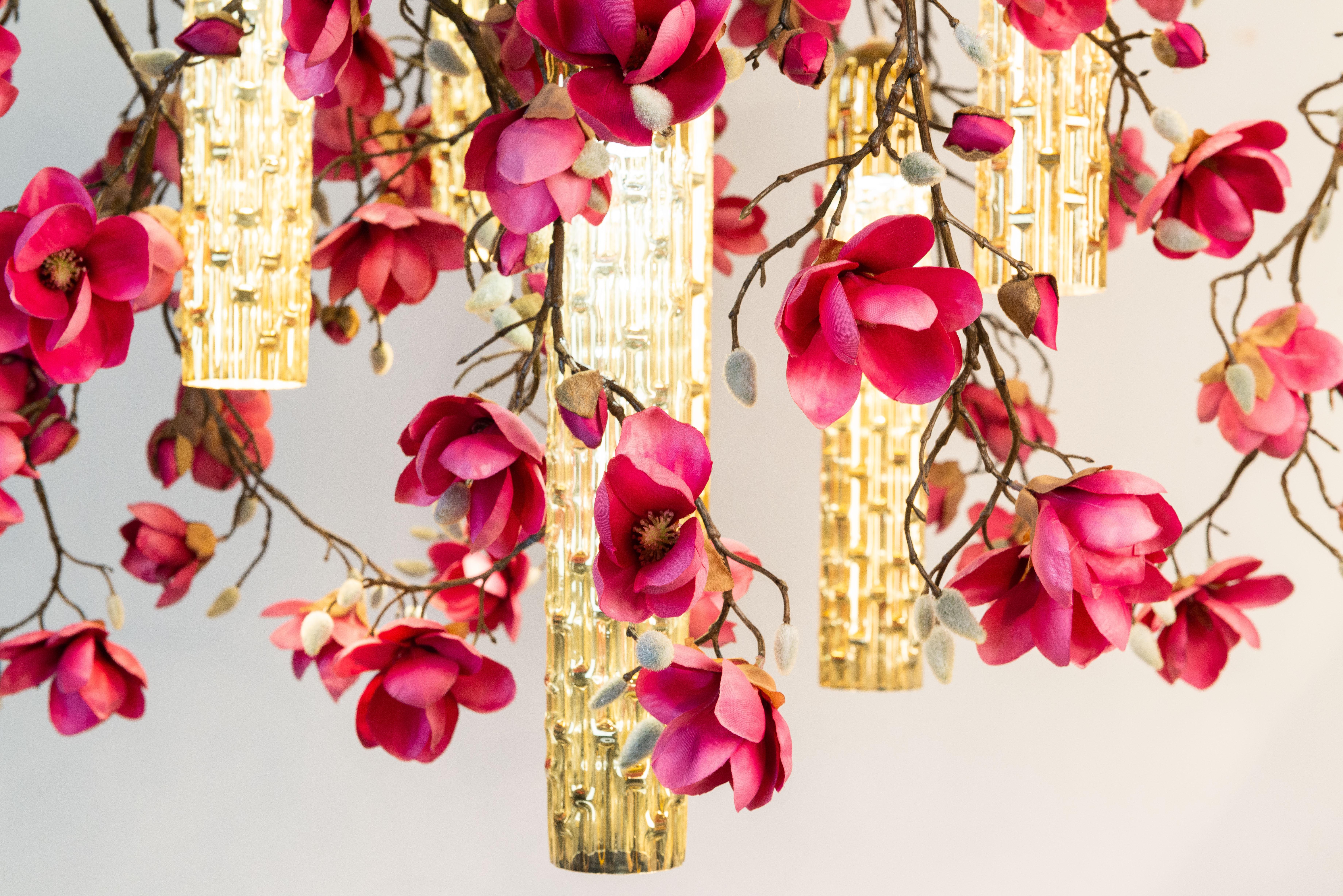 italien Lustre rond Flower Power Magnolia fuchsia et perles d'or, Venise, Italie en vente