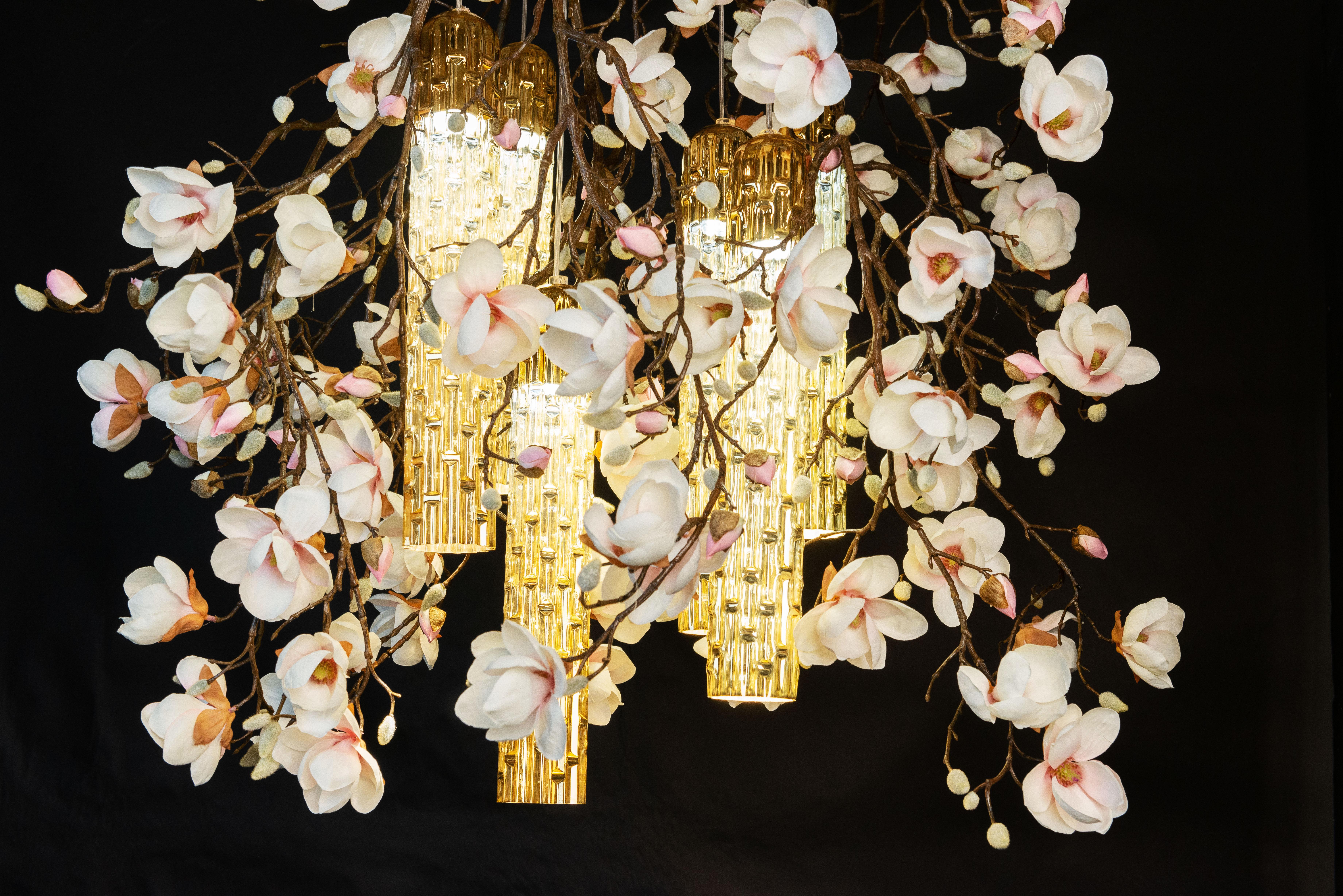 Moderno Lampadario quadrato Flower Power Magnolia Pink-Cream & Gold Pipes, Venezia, Italia in vendita