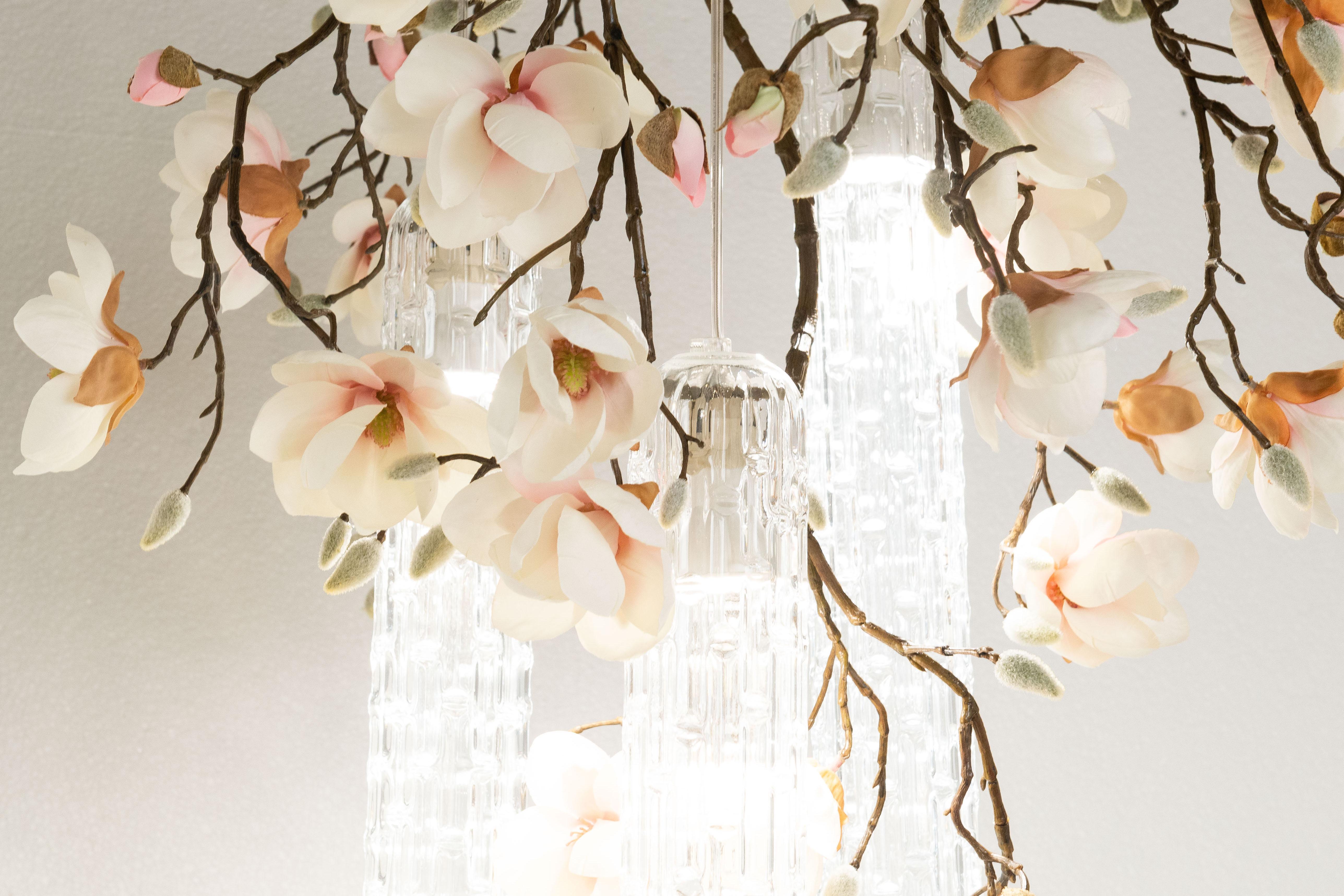 Moderno Lampadario rotondo piccolo Flower Power Magnolia Pink-Cream, Venezia, Italia in vendita