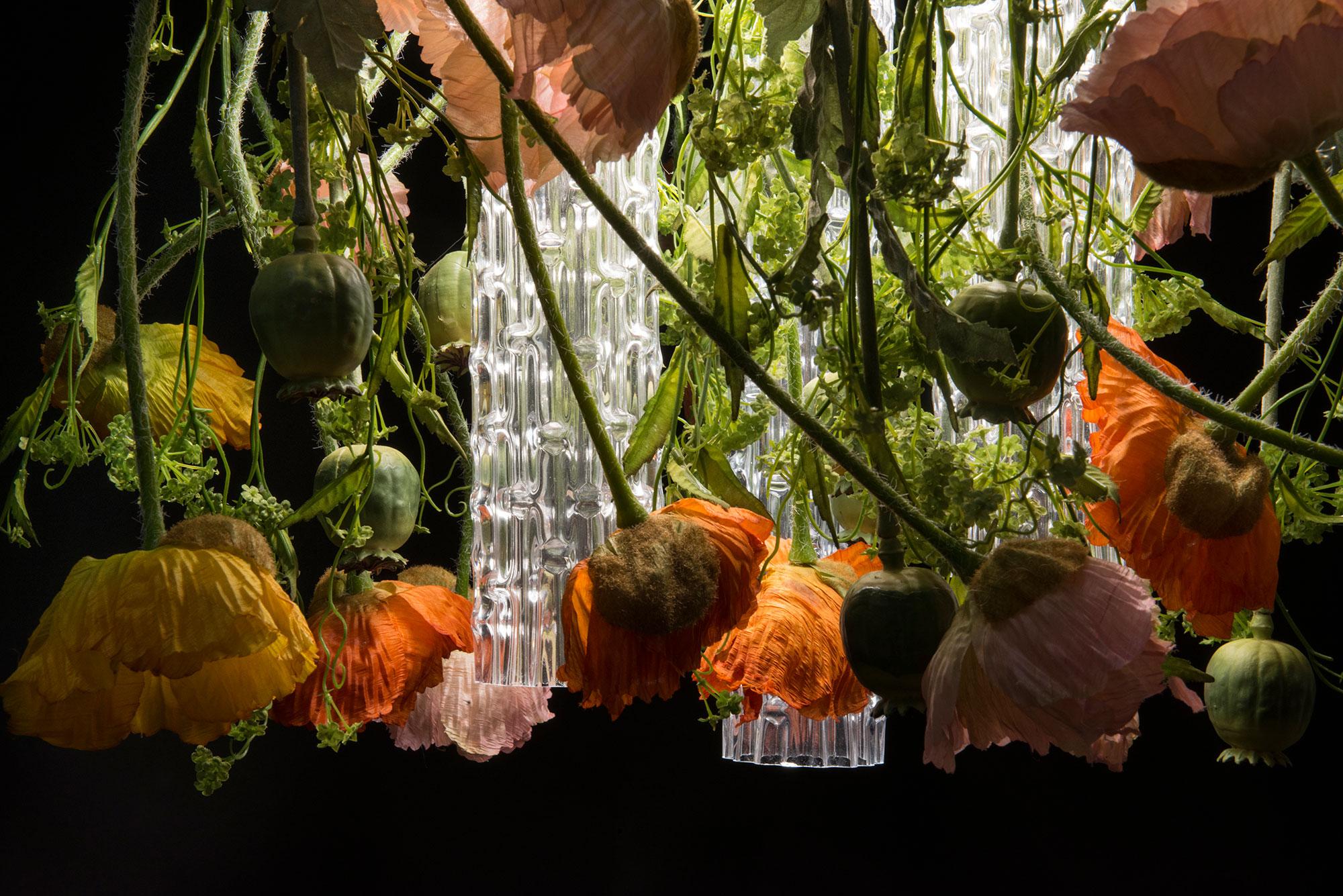 Blumen- Power Poppy-Kronleuchter, Italien (Handgefertigt) im Angebot