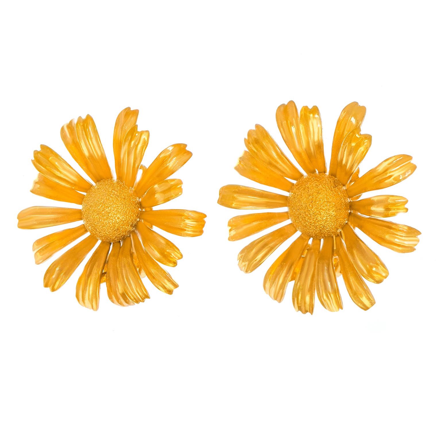 Flower Power Sixties Earrings In Excellent Condition For Sale In Litchfield, CT