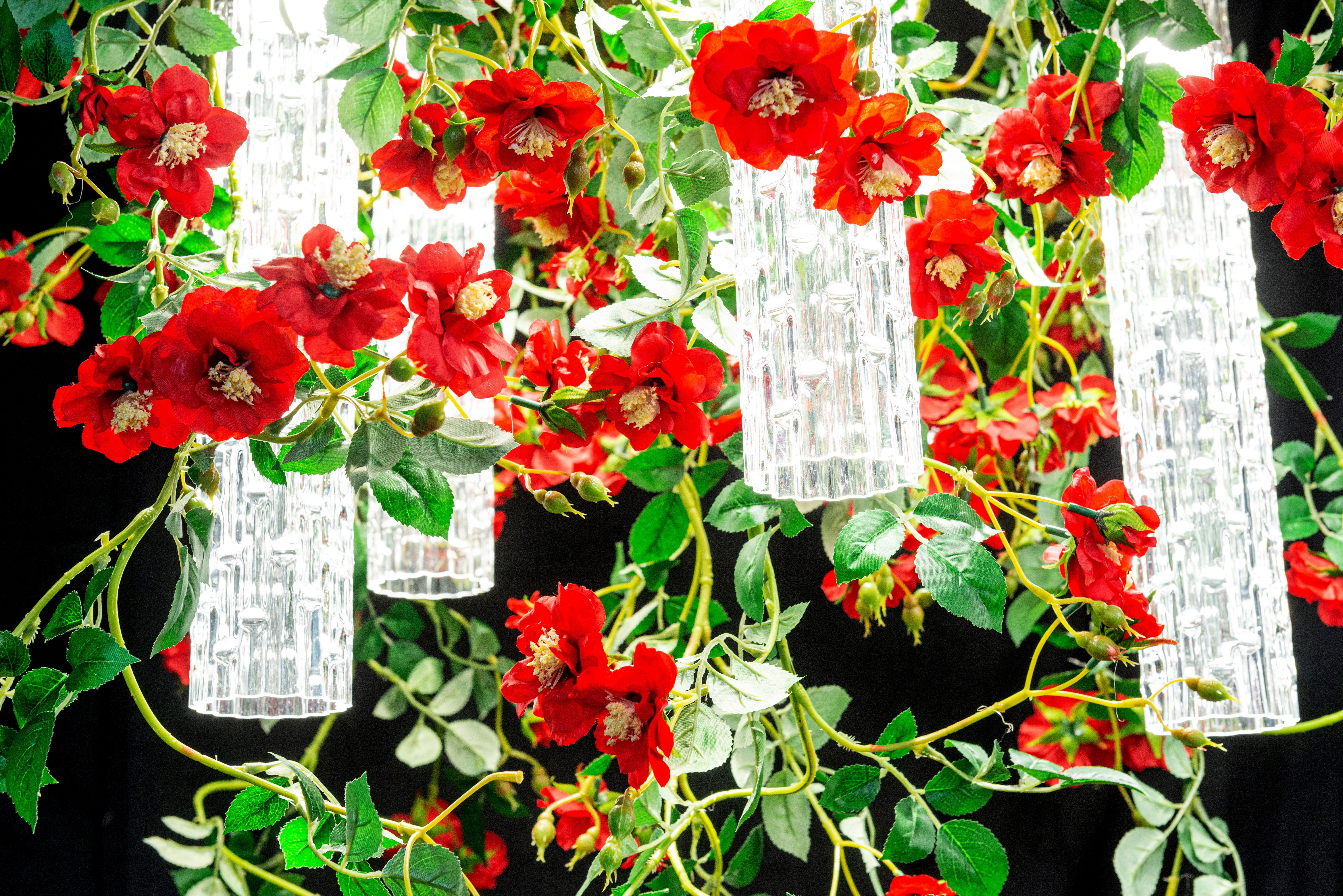 Fait main Lustre carré Flower Power en roses rouges sauvages, Venise, Italie en vente