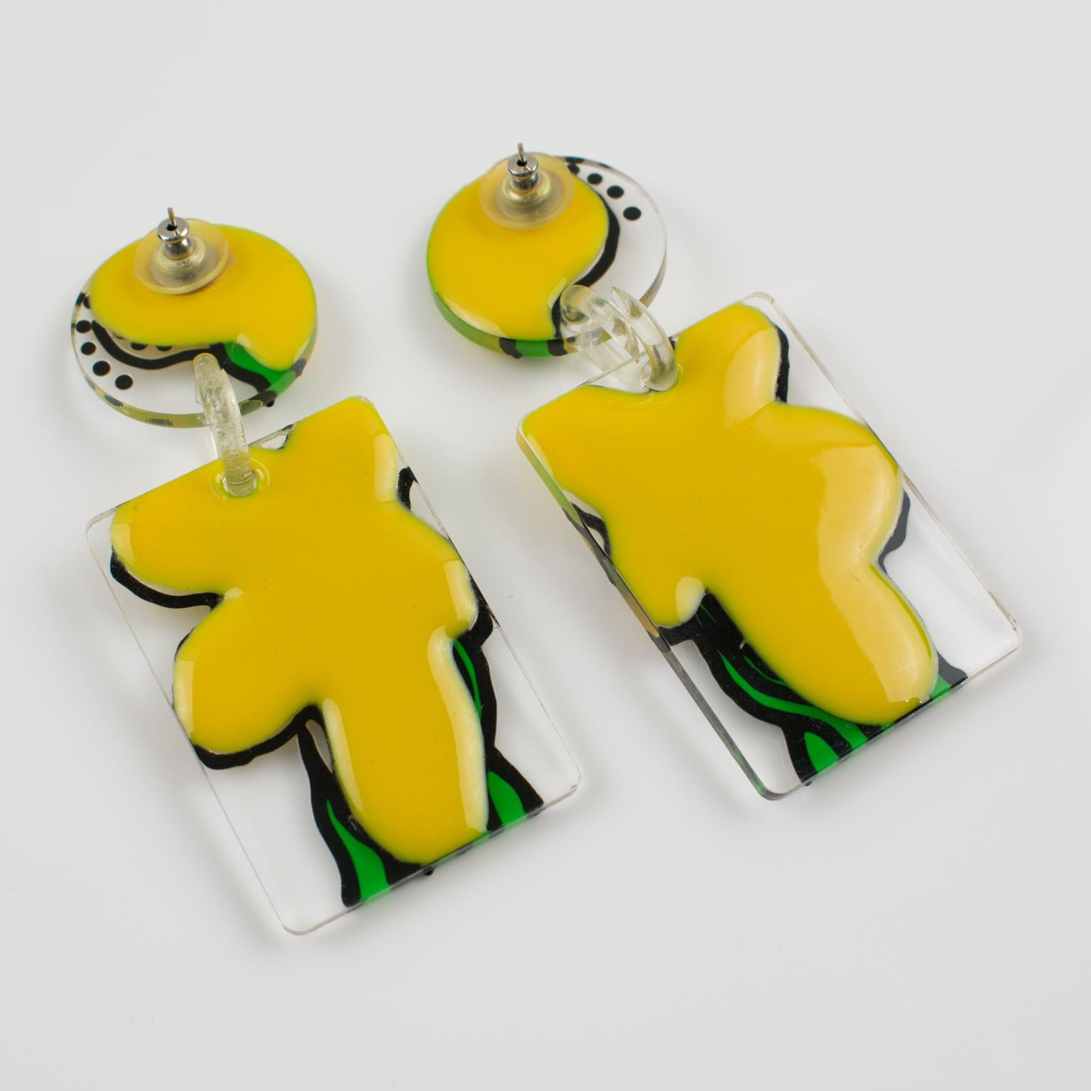 Flower Power Yellow and Green Lucite Dangle Pierced Earrings For Sale 3